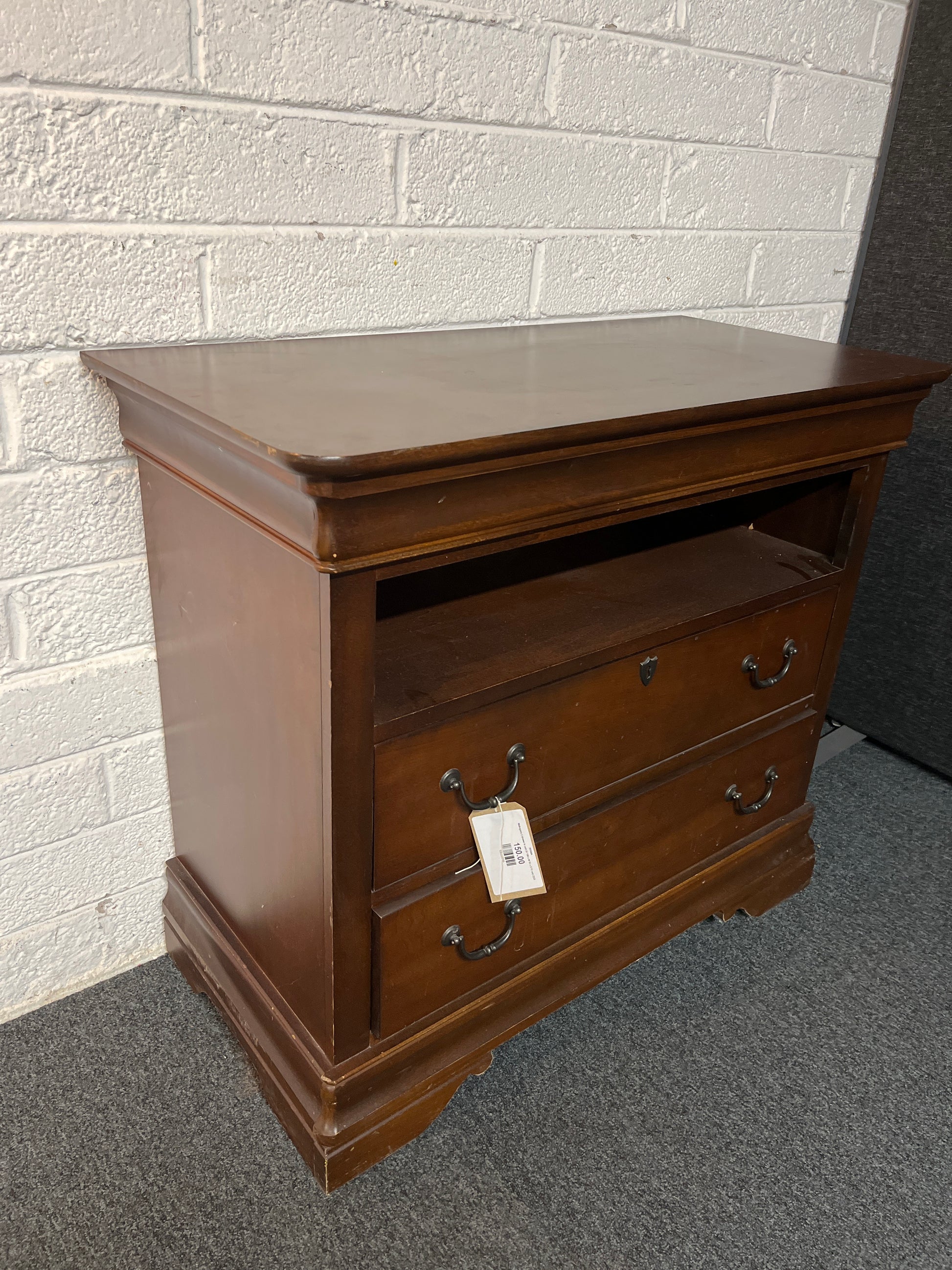 Mahogany 2 drawer tv unit (H 108 x W 93 x D 51 cm) 2225