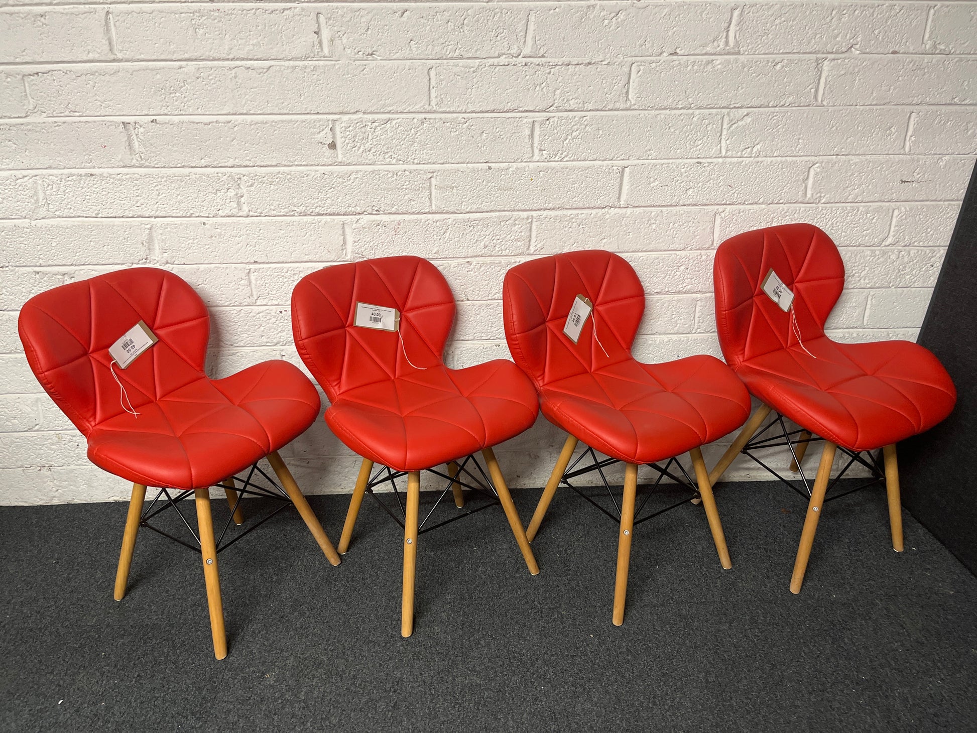 Red leatherette button back dining chair, wood splayed leg frame  1225
