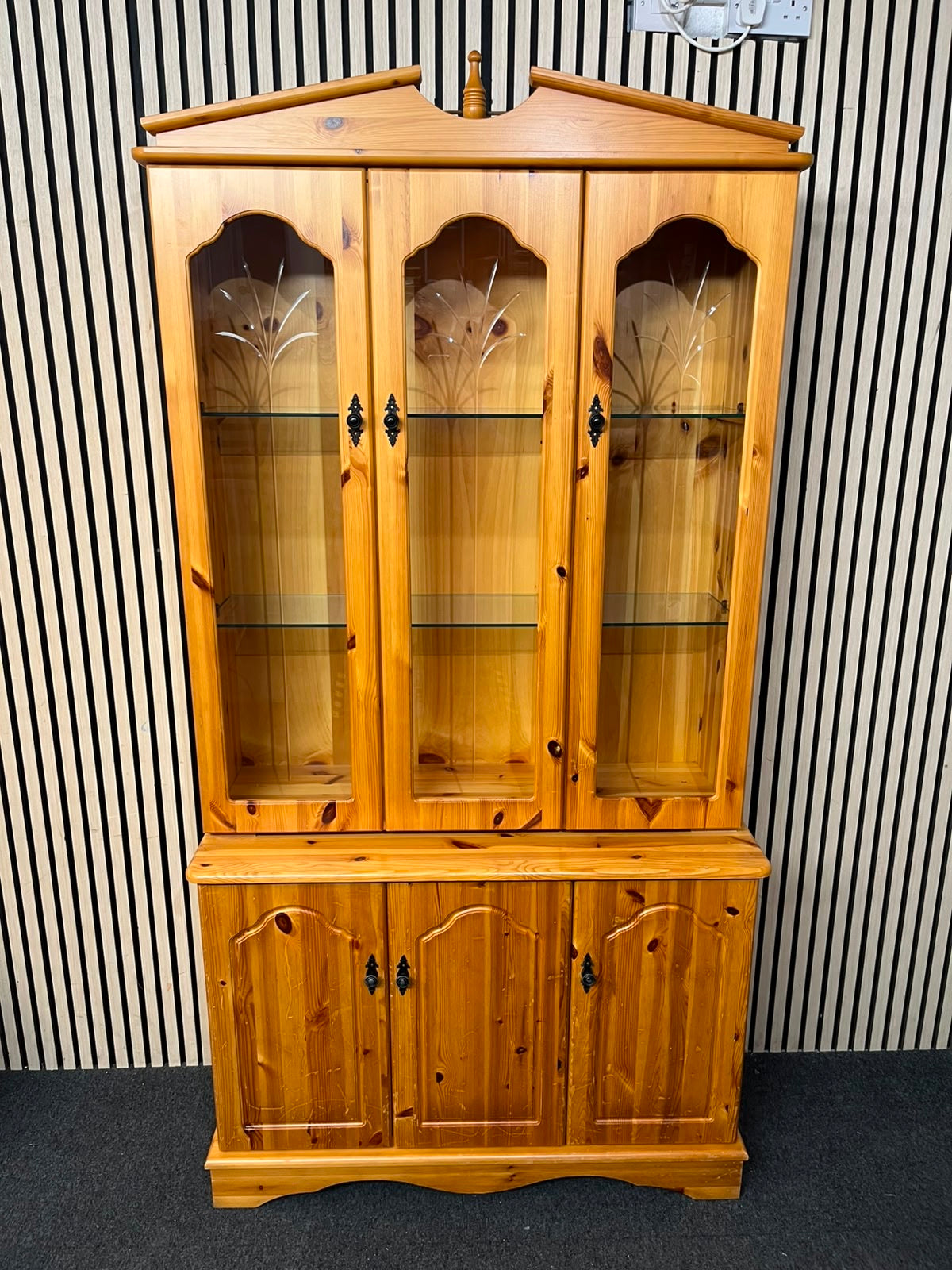 Solid pine 3+3 door glass display unit (H 203 x W 105 x D 40 cm) 43348