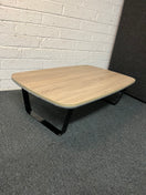 Switch NEW magnum Oak laminate coffee table with heavy duty black metal frame (H 38 x W 110 x 75 cm) 2 image