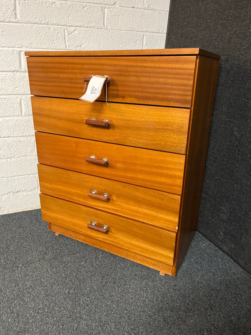 5 drawer teak stained chest of drawers (H 900 x W 720 x D 420 mm) 1225