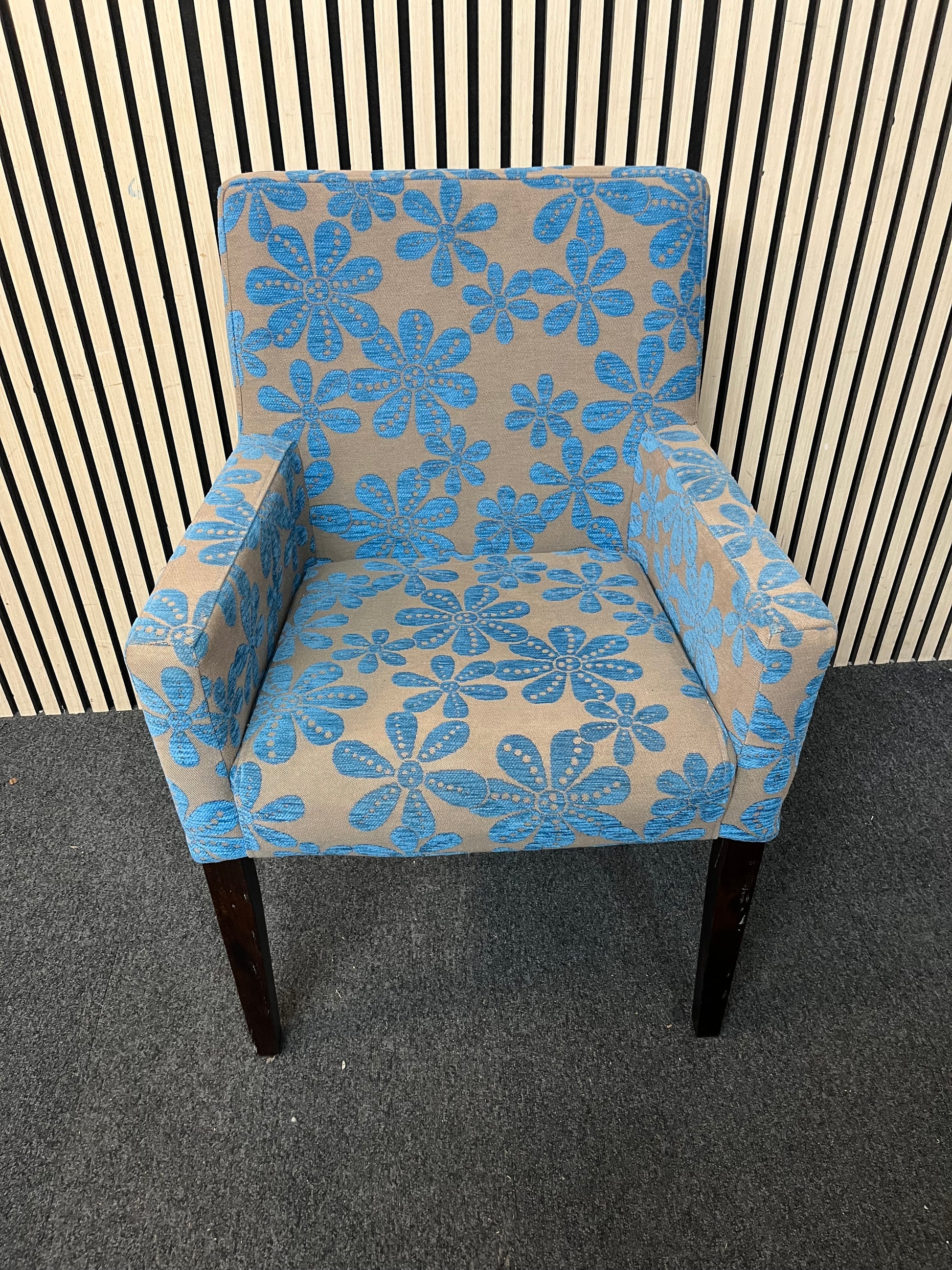 Ornate blue and gold mix fabric club chair 43361
