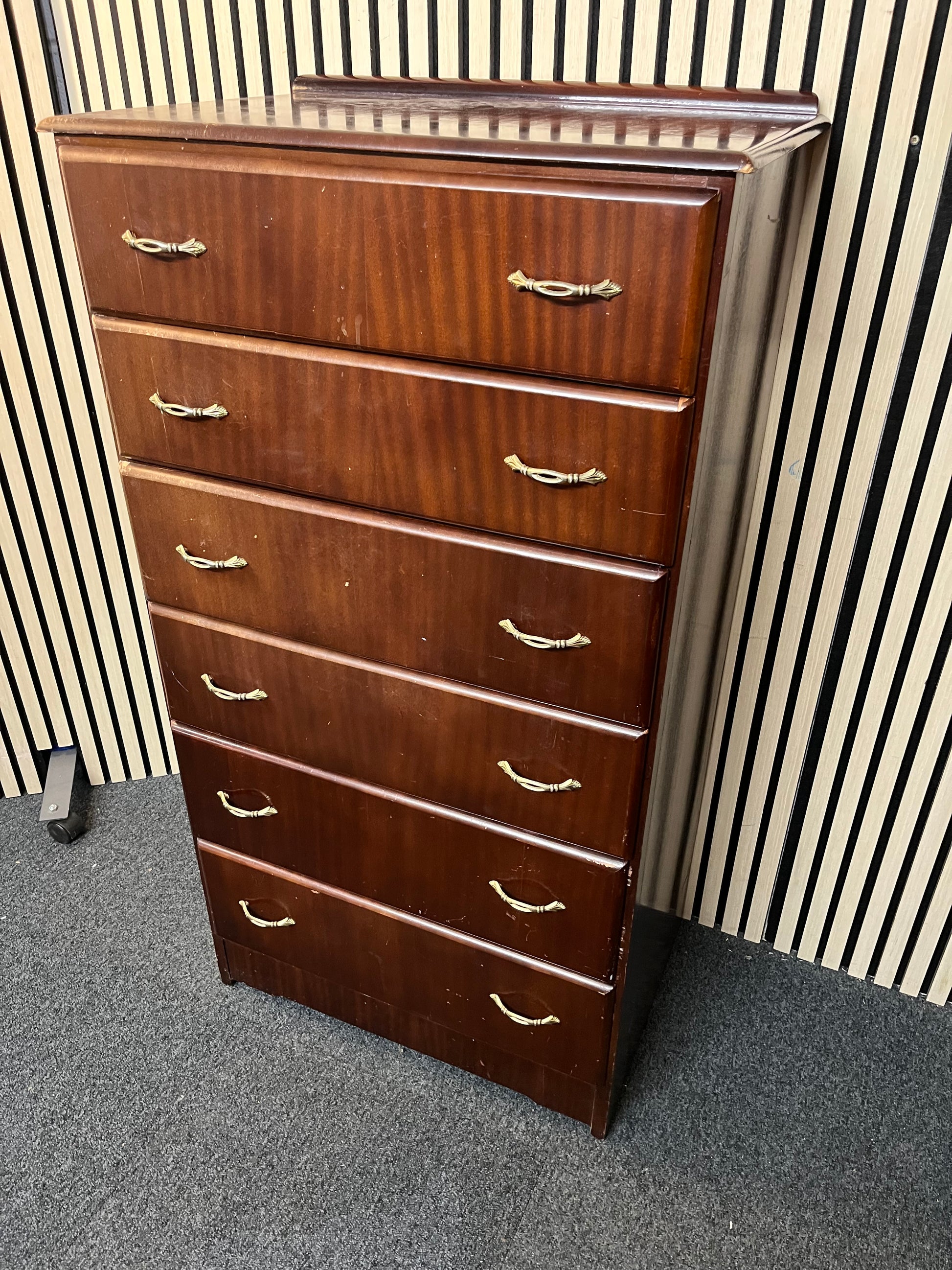 Mahogany chest of drawers (H 128 x W 68 x W 45 cm) 1226