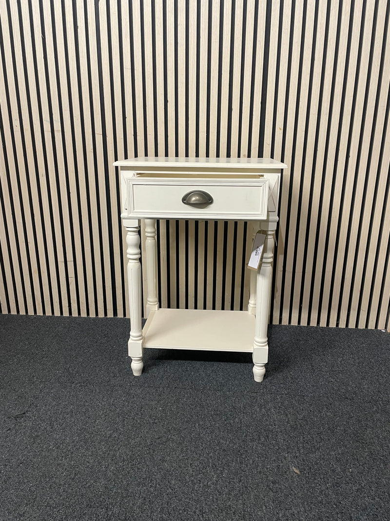 Cream painted ornate 1 drawer lamp table  44694