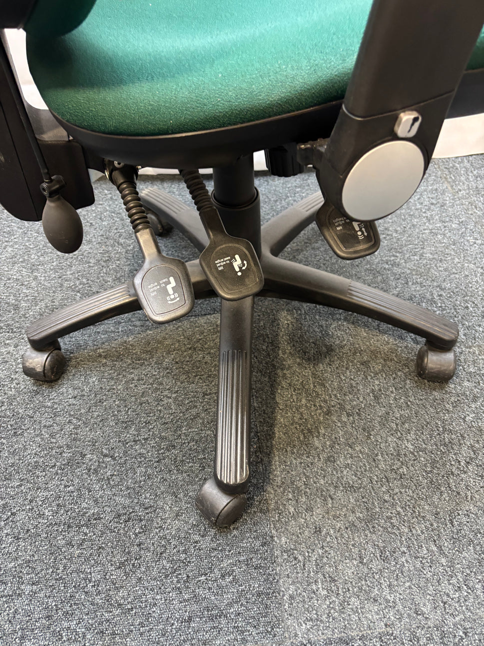 High back multifunction swivel chair, 3 lever mechanism, adjustable arms, pump up lumbar support, in forrest green fabric   J3926