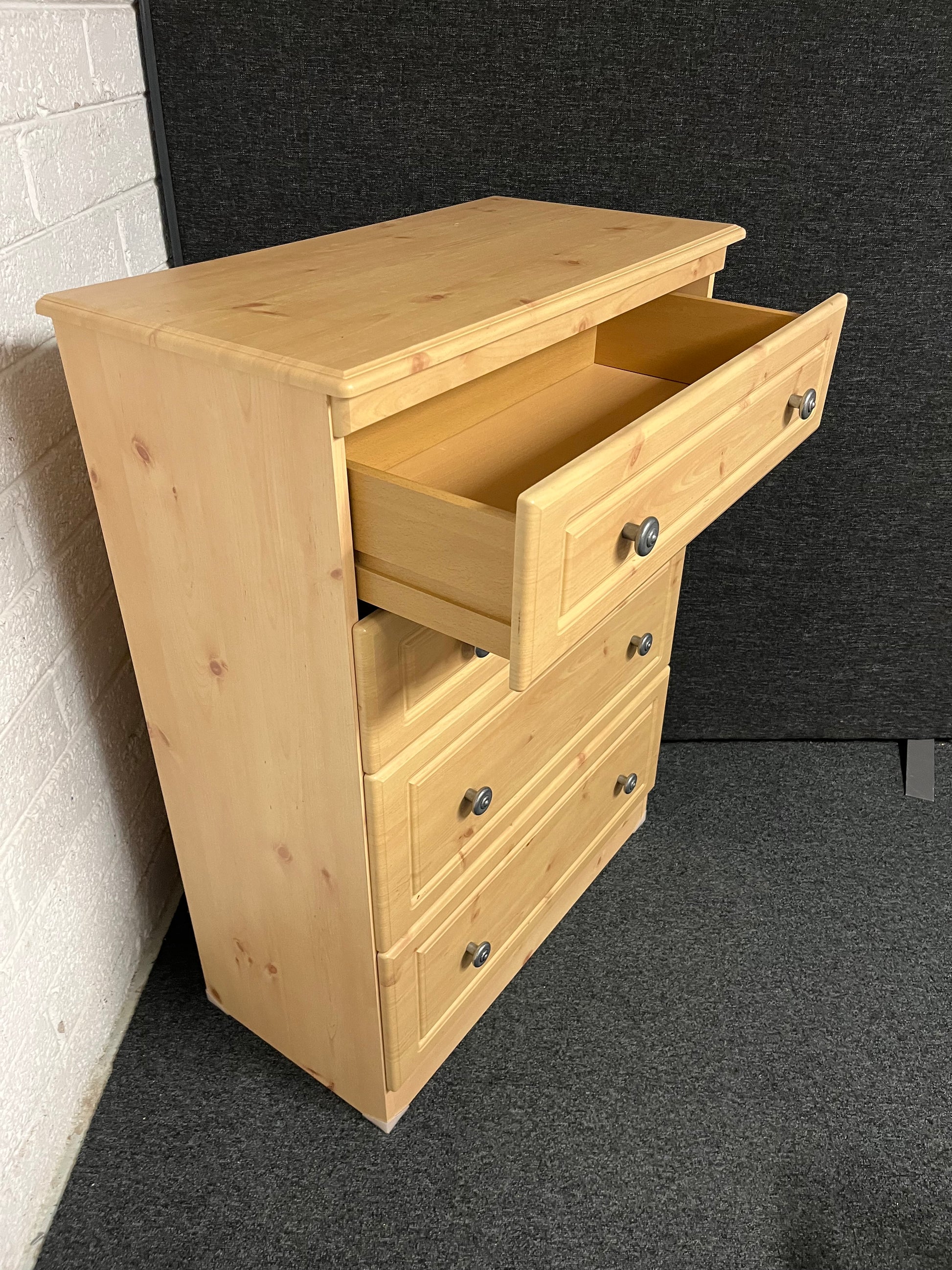 Maple 4 drawer chest of drawer (H 1050 x W 770 x D 400 mm)  1225