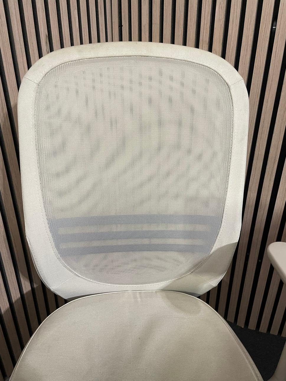 Flintan Mesh Back Swivel Chair w/ Arms