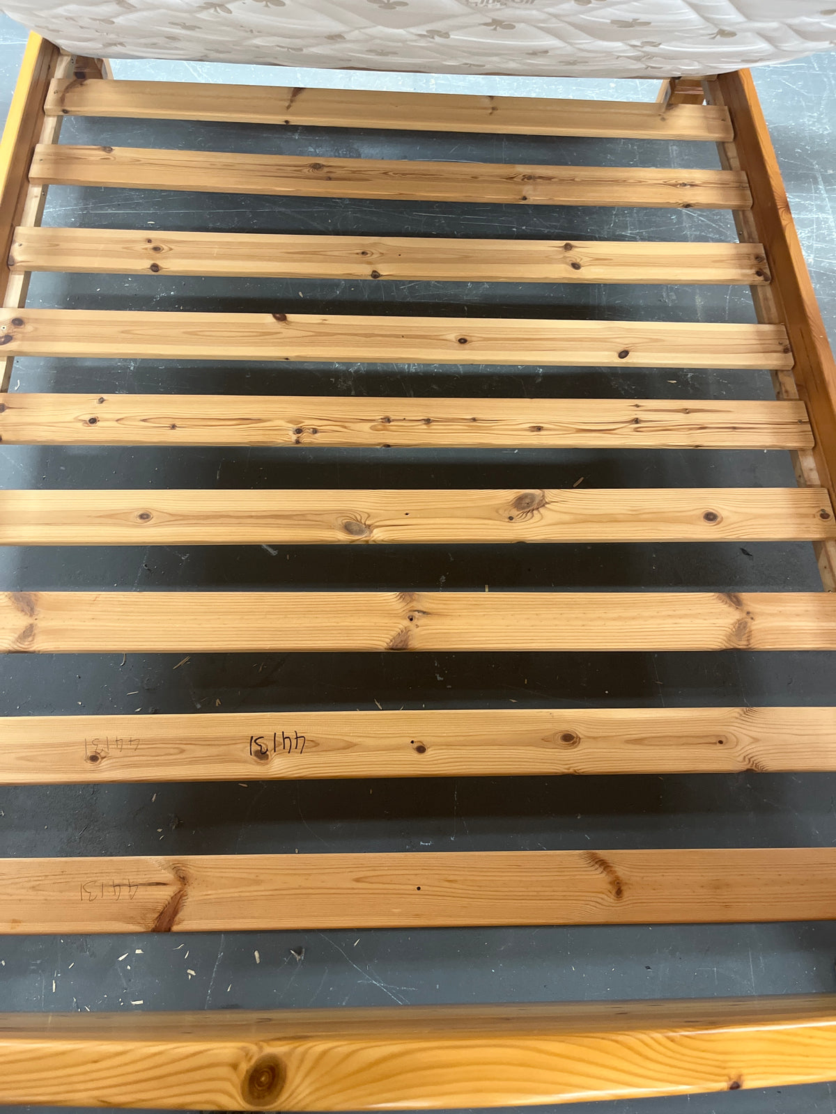4ft 6 solid pine ornate high end bed frame  44131