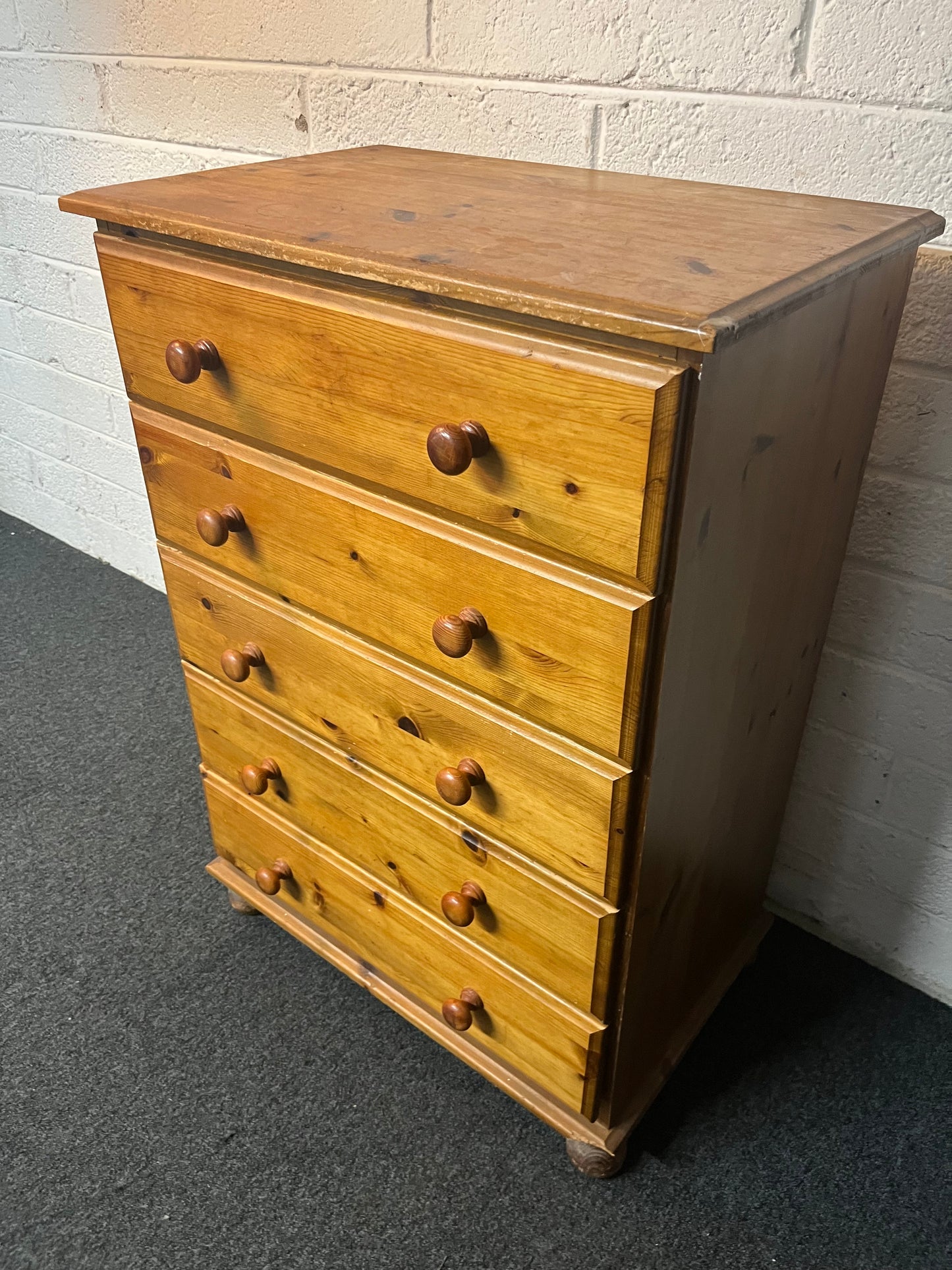 5 drawer solid pine chest of drawers (H 100 x W 70 x D 46 cm) 3225
