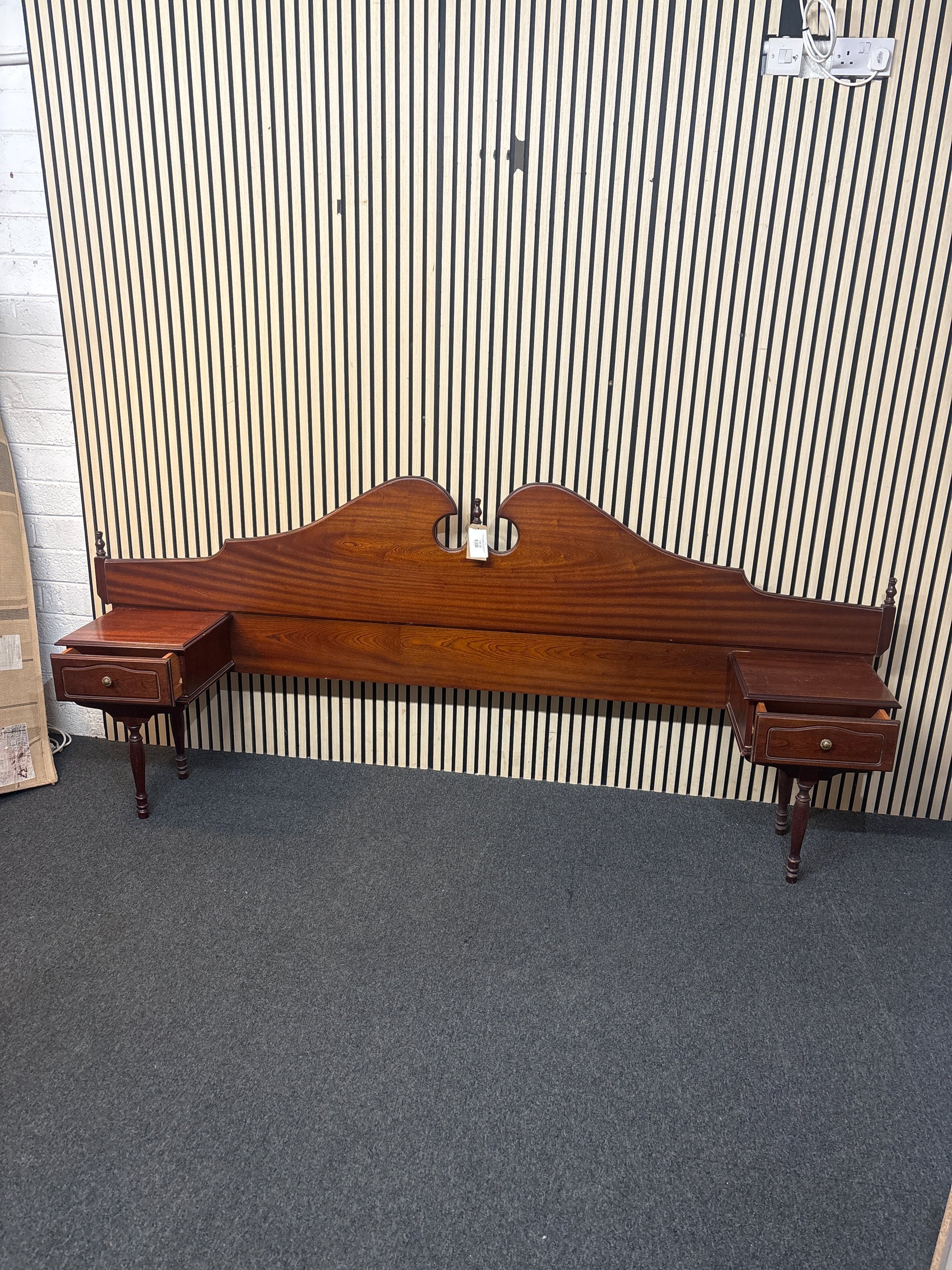5ft Rossmore mahogany ornate headboard with fixed bedside lockers with 1 drawer 3325