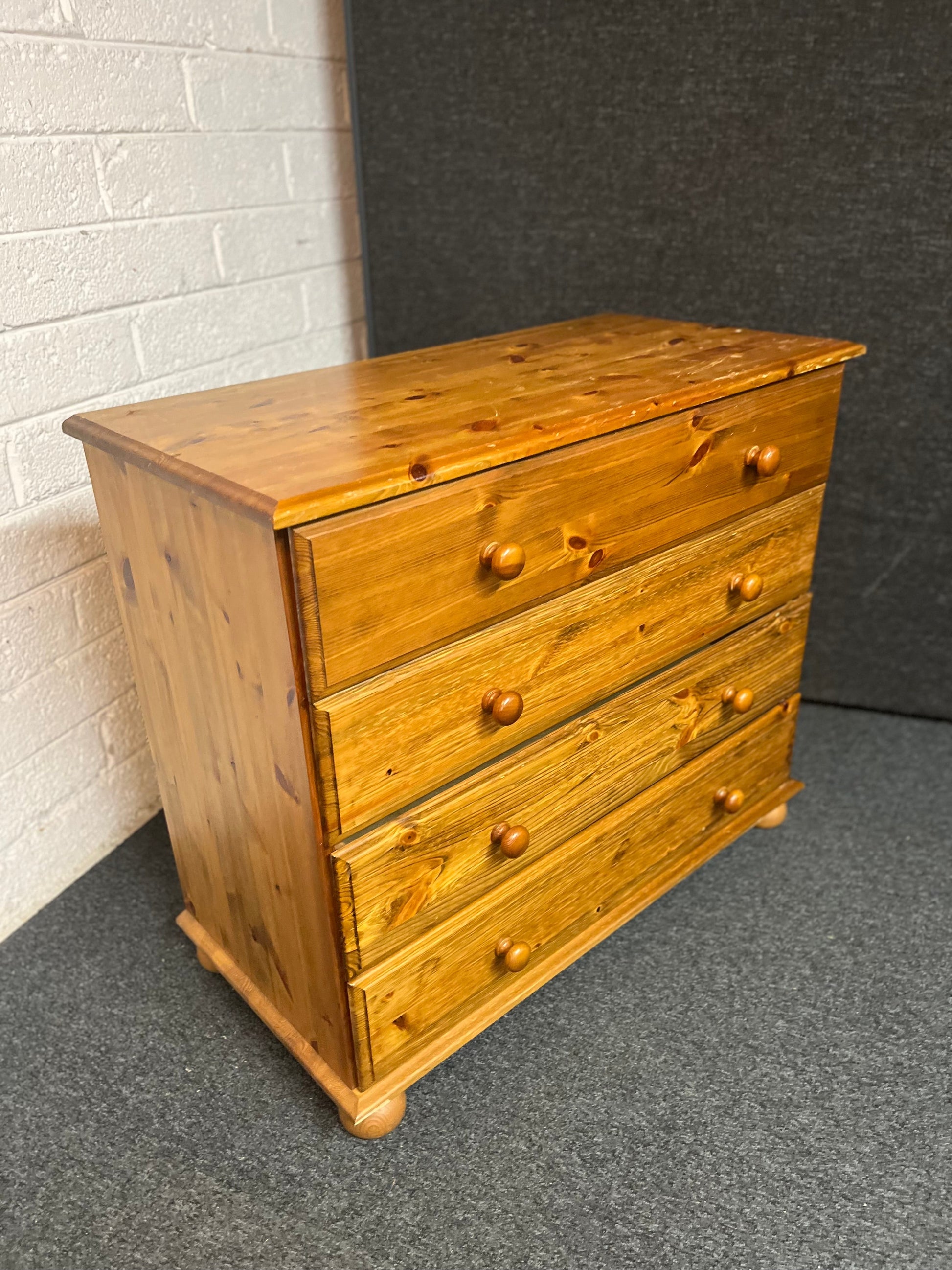 Solid pine 4 drawer chest of drawers (H 78 x W 44 x D 43 cm)  2225