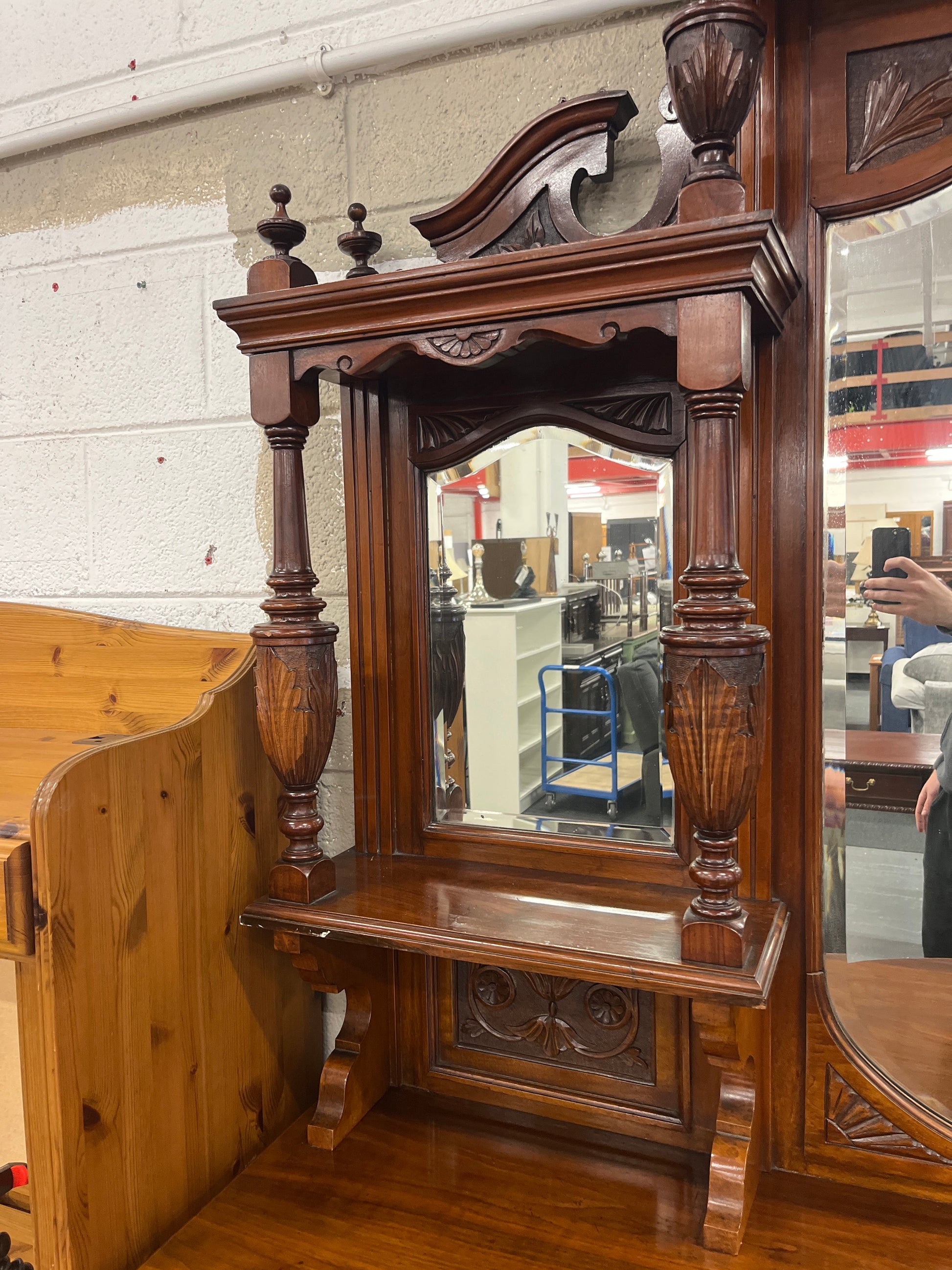 Large antique bow fronted wooden sideboard with intricate carvings and a central mirror display (H 259 x W 183 x D 60 cm) 3126