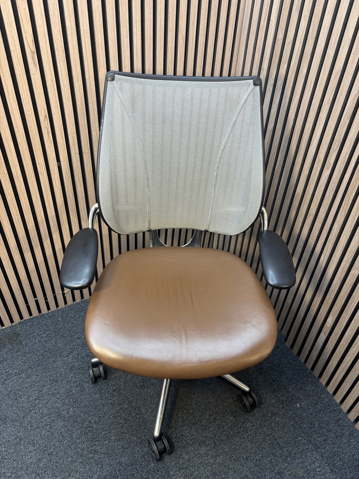 Humanscale Libery task swivel chair with mesh back and dark brown leather seat   J3913
