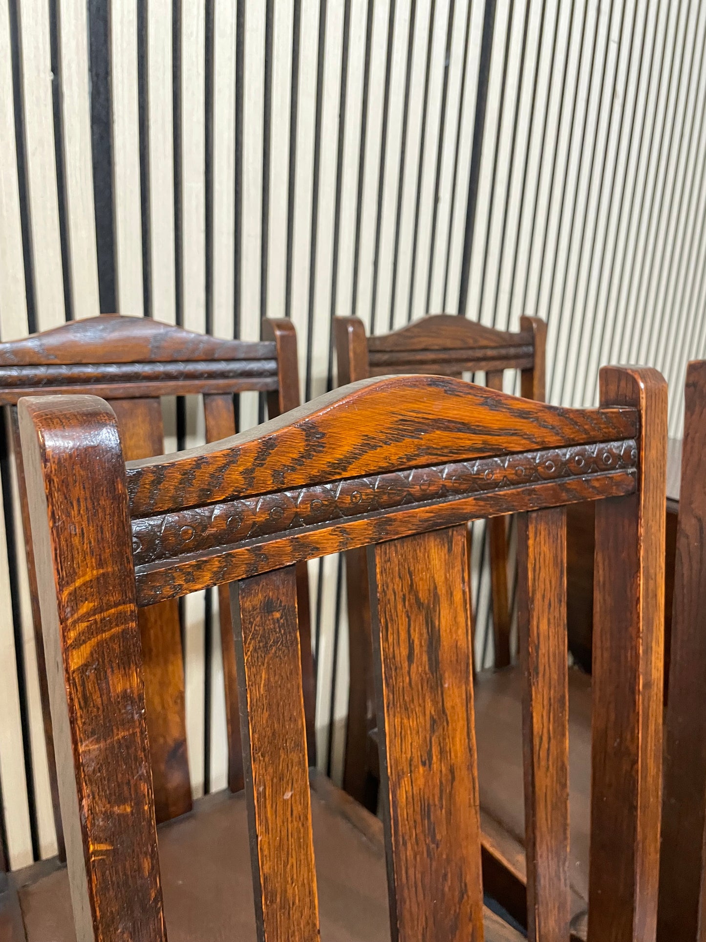 Drop leaf dark oak stained oval dining table, barley twist legs (W 109 x L 135 cm) with 4 no. matching chairs  3126