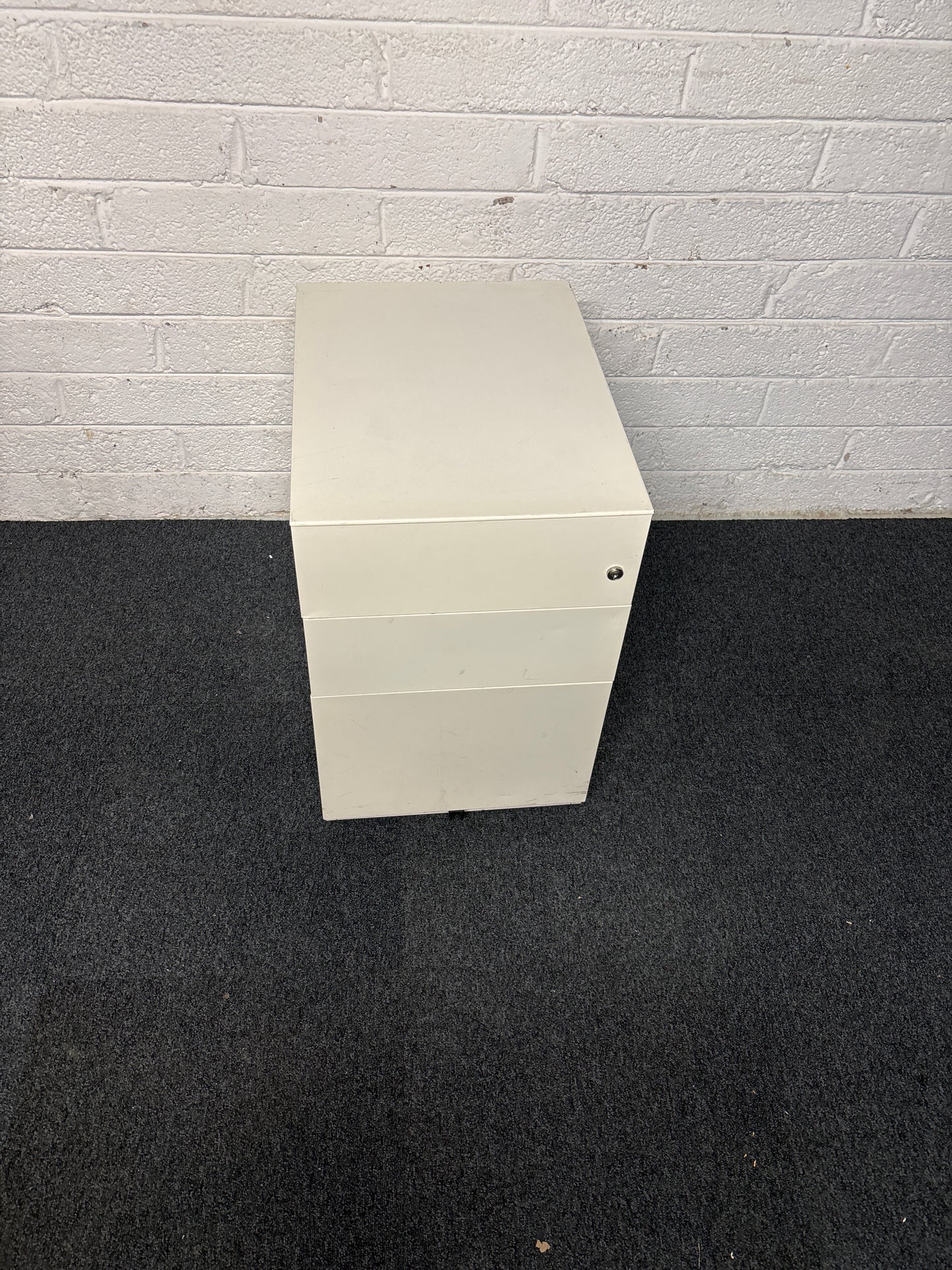 Ex Demo white mobile under desk pedestal