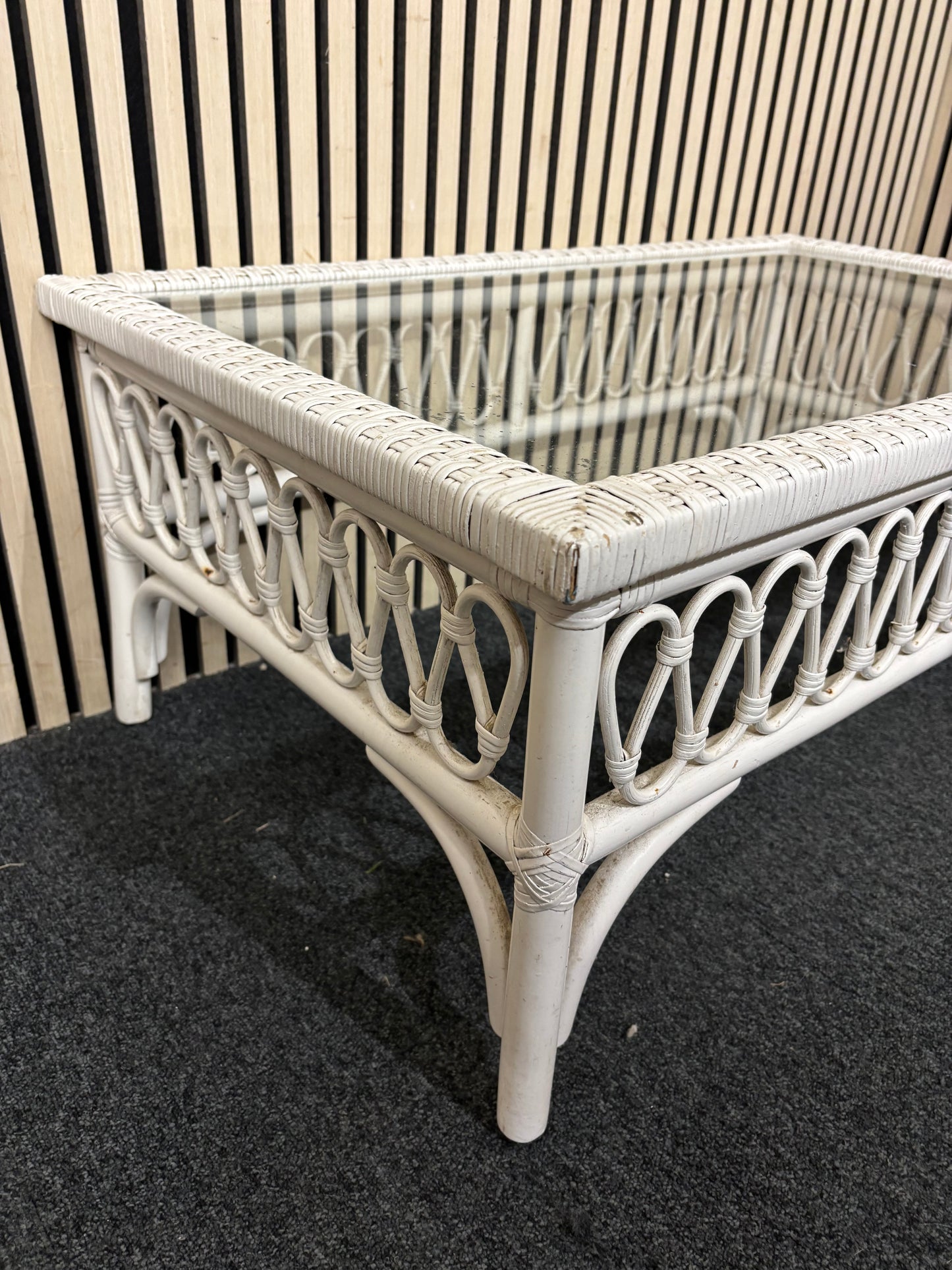 Wicker white framed glass top coffee table 43619