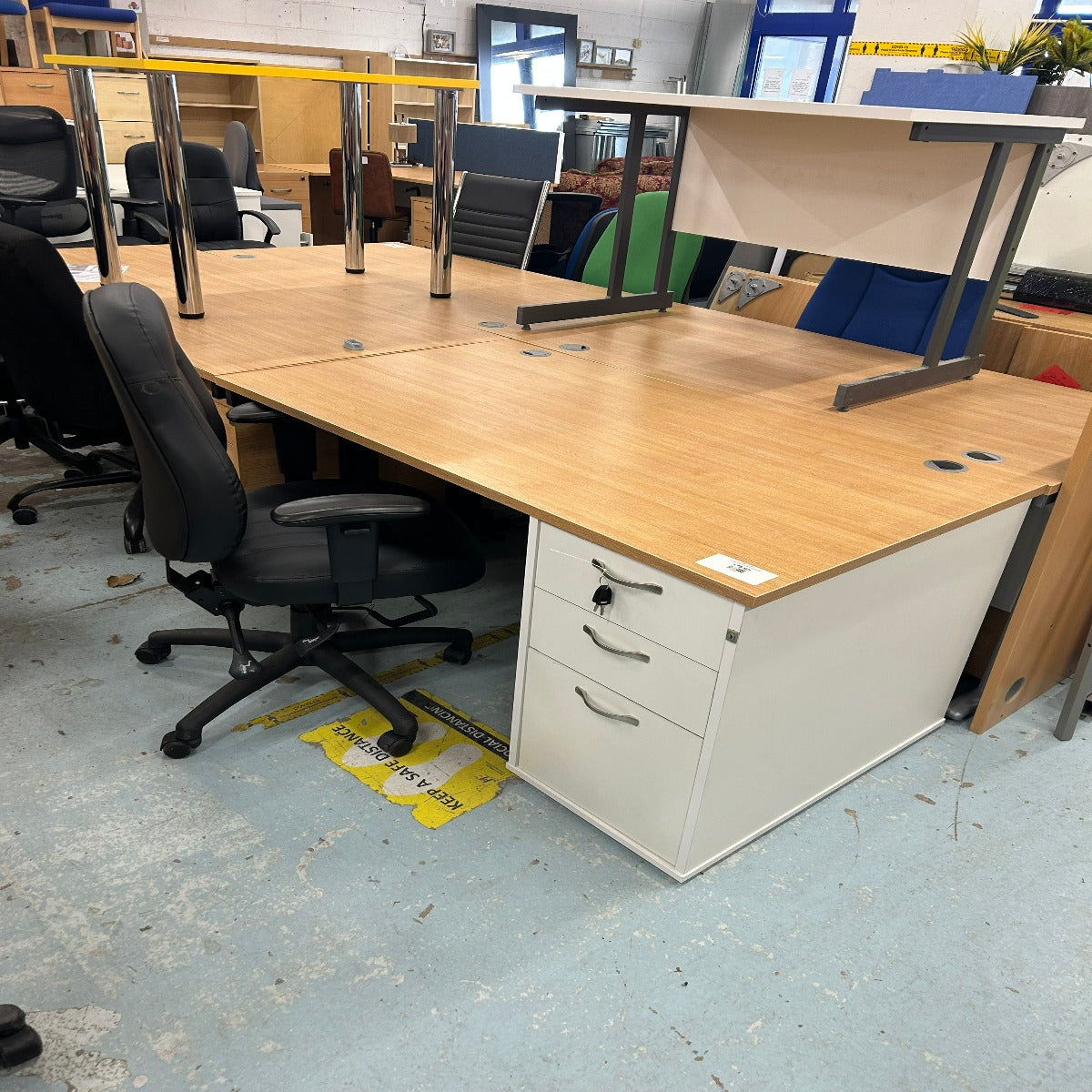 Straight desk 148 with fixed pedestal  (1400mm x 800mm)
