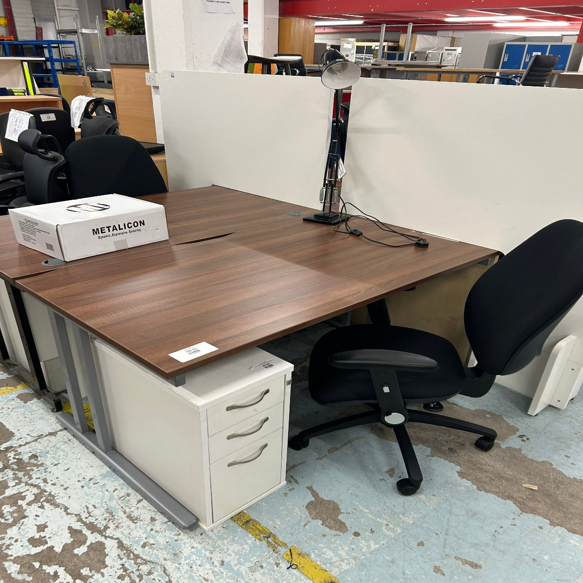 Straight desk 148  (1400mm x 800mm)