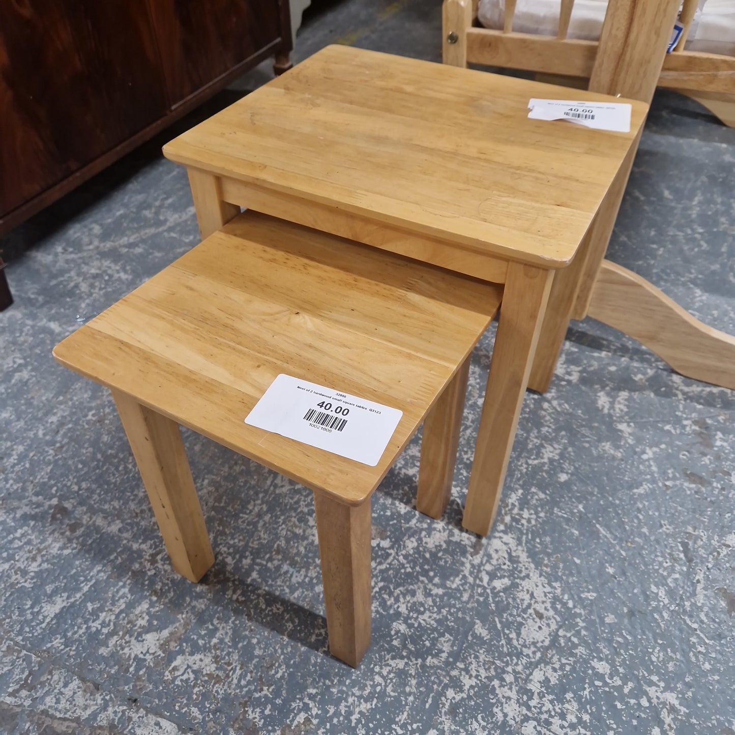 Nest of 2 hardwood small square tables  Q3123