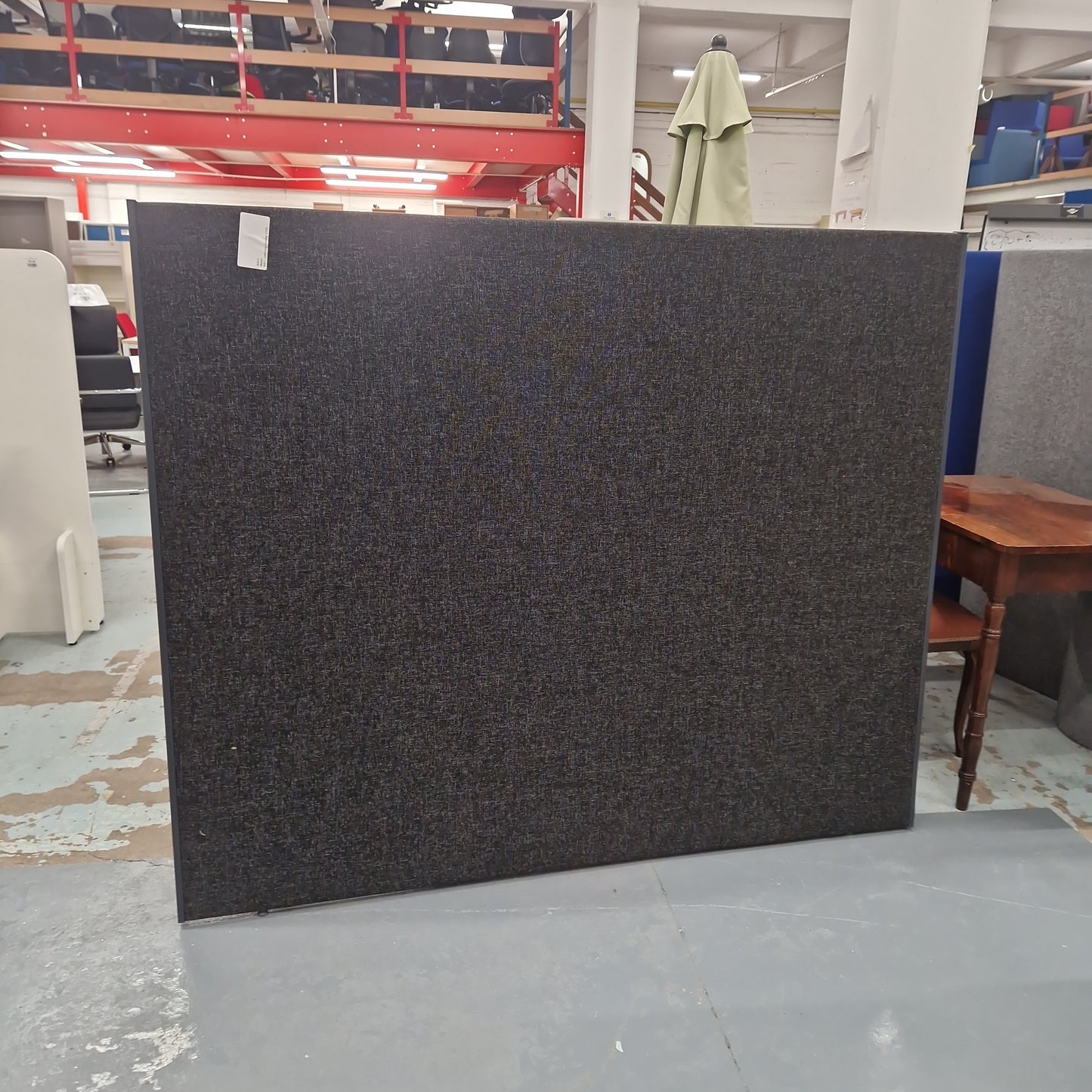 Floor standing fabric screen - Various finishes 1512FS
