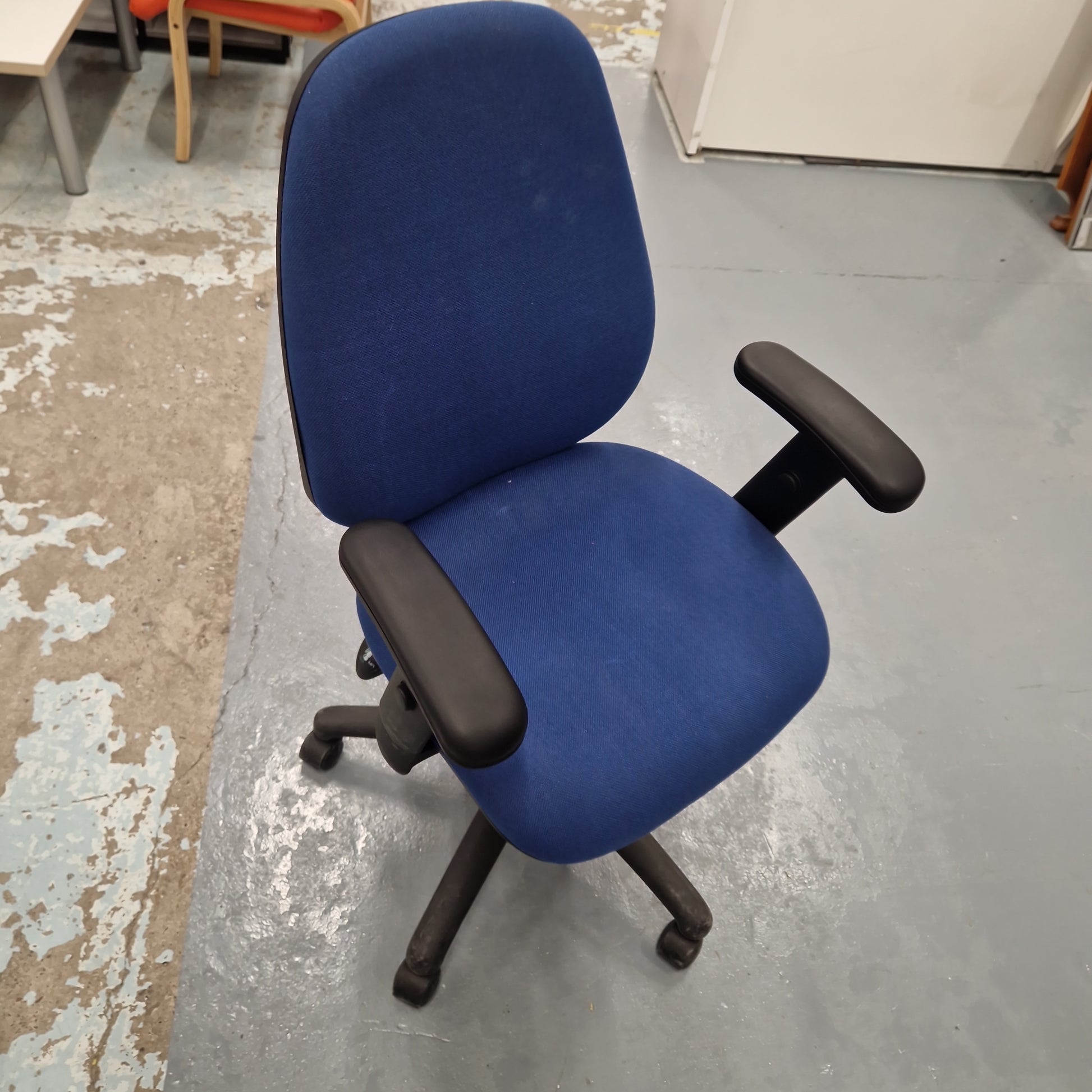 Vantage 100 2 lever PCB operators chair with height adjustable arms