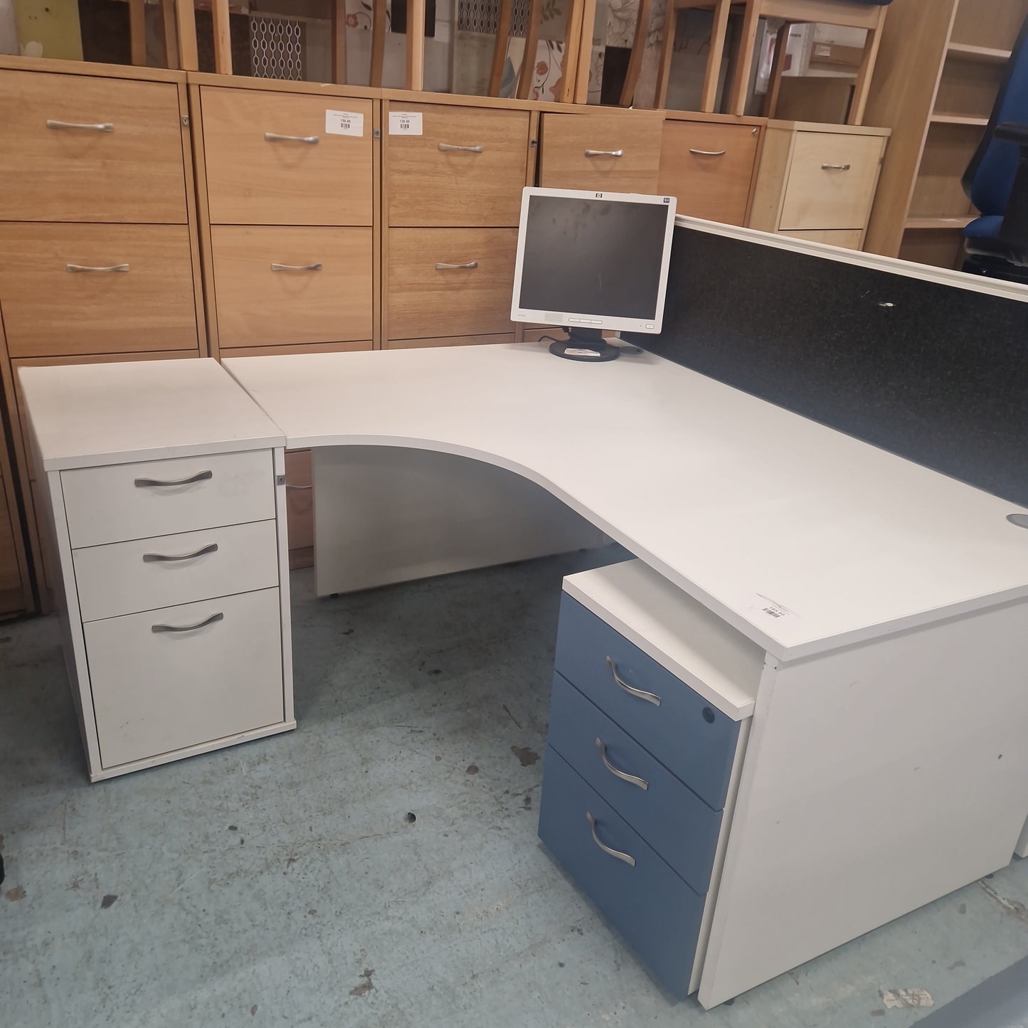 Left hand radial desk 1612  (1600mm x 1200mm)