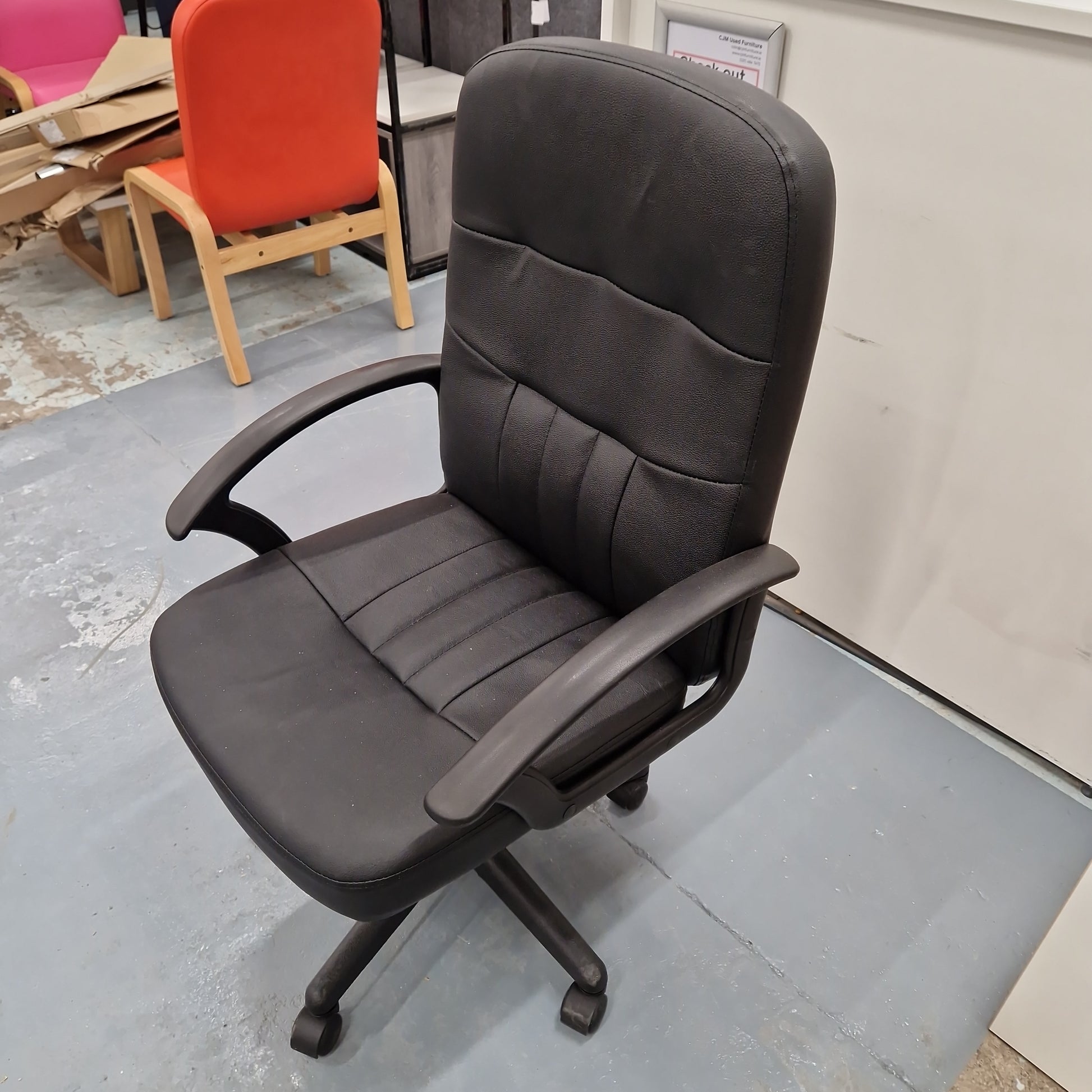 Cavalier leatherette managers chair - black