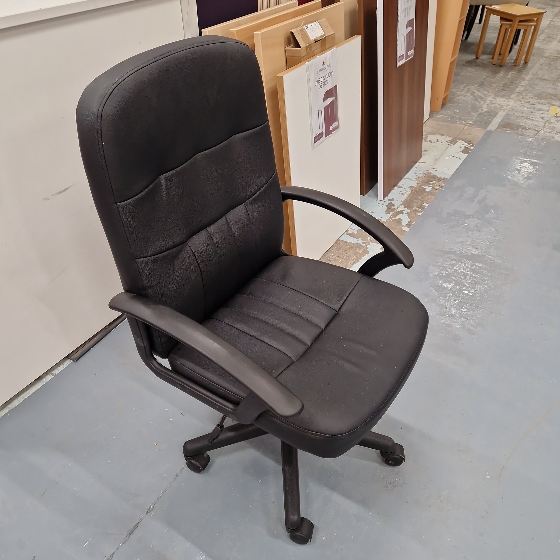 Cavalier leatherette managers chair - black