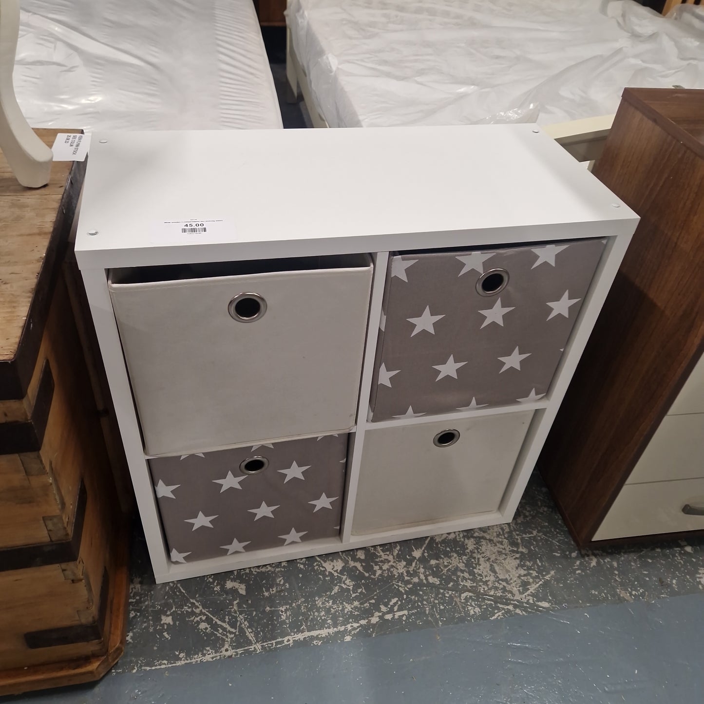 White wooden 4 compartments box shelving Q3223