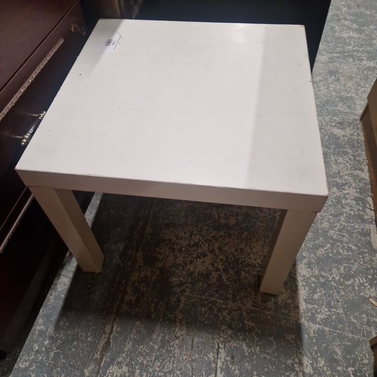 Small white square Ikea coffee table  Q3123