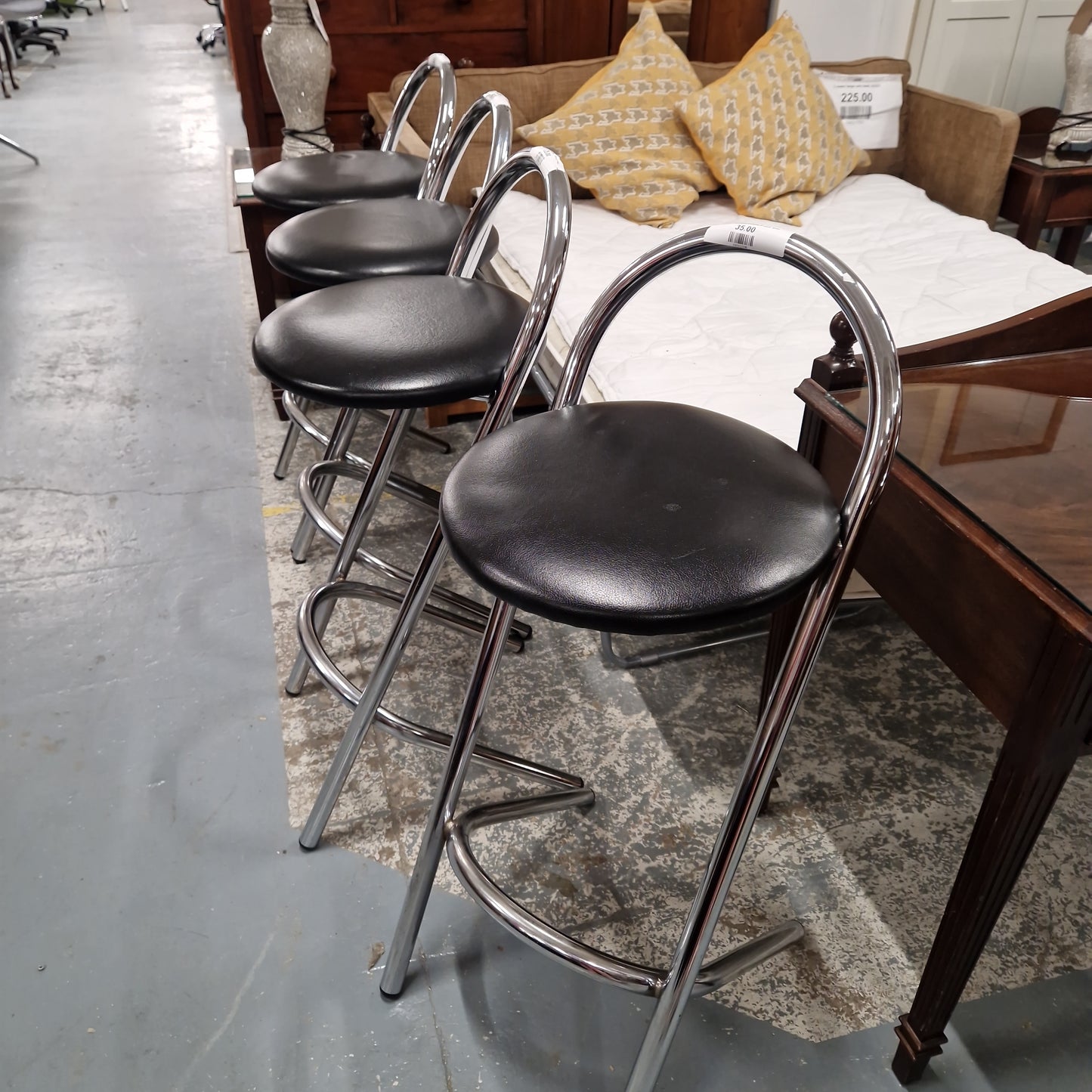 4 no. chrome and black leatherette tall stools  Q3323
