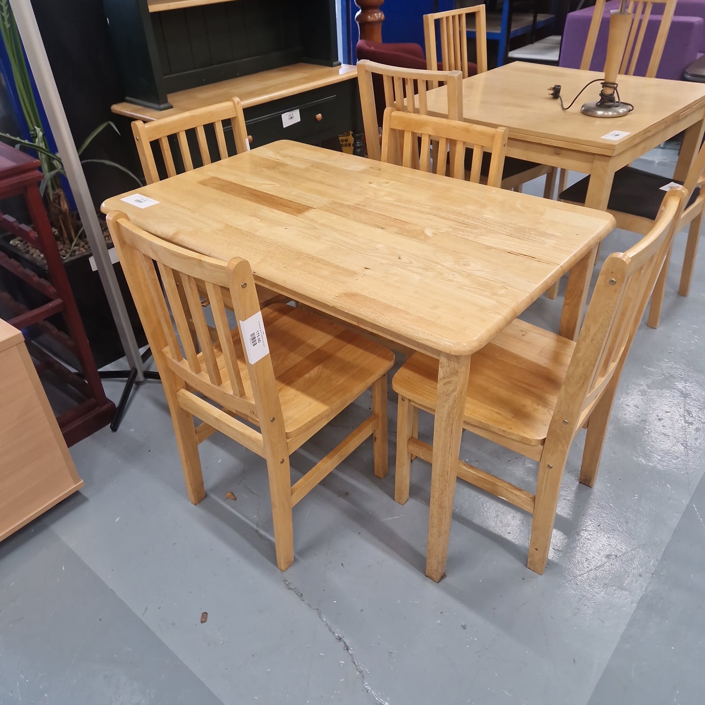4ft hardwood table cw matching chairs