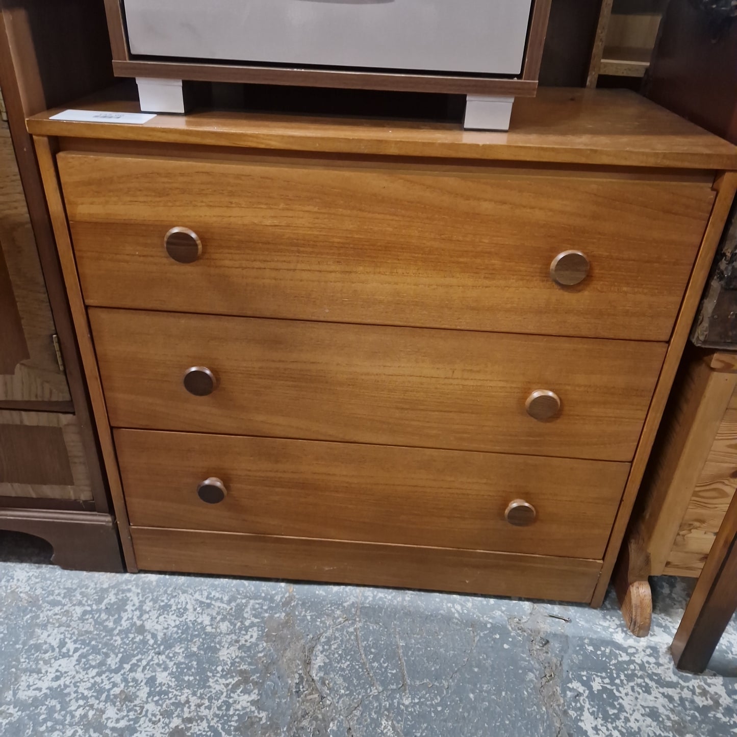 3 door retro chest of drawer Q4223