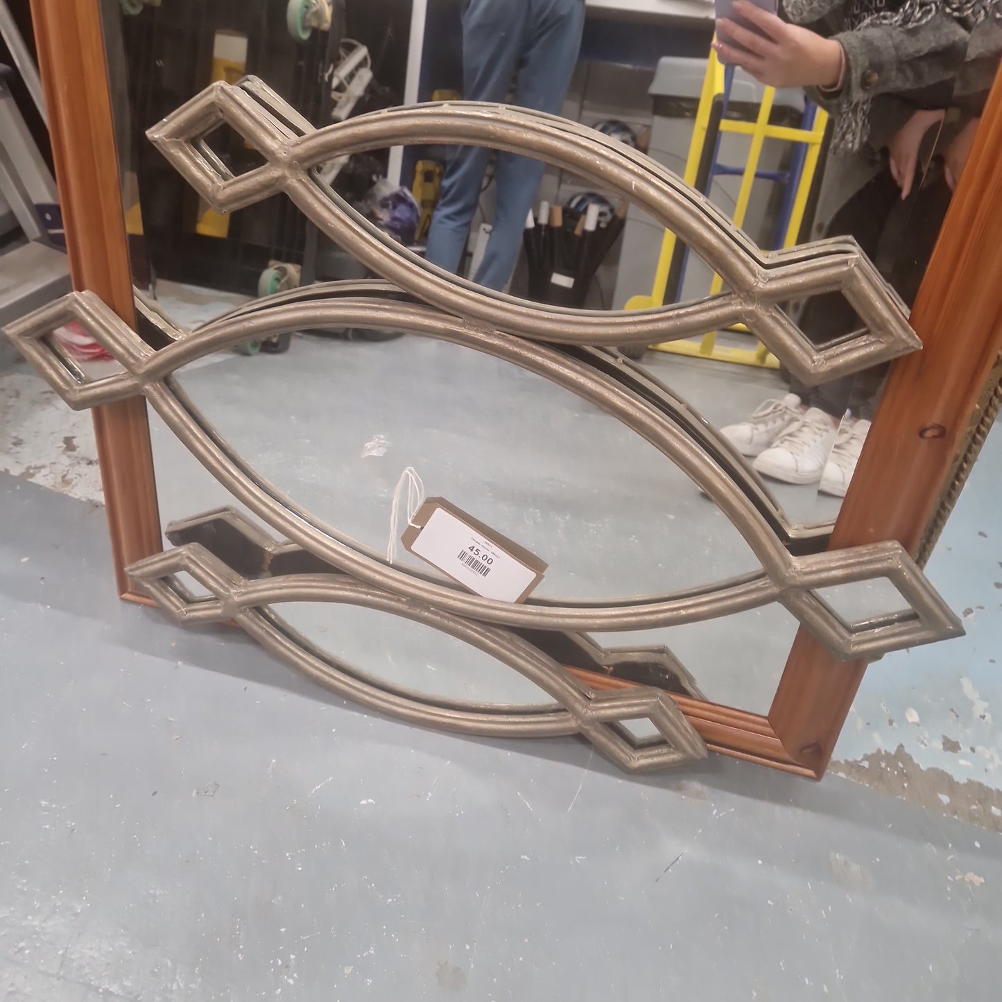 Ornate mirror  Q4223
WAS €45
NOW €20
AS IS
