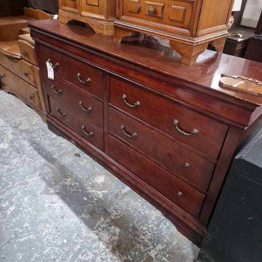 Solid mahogany large chest of dwrs