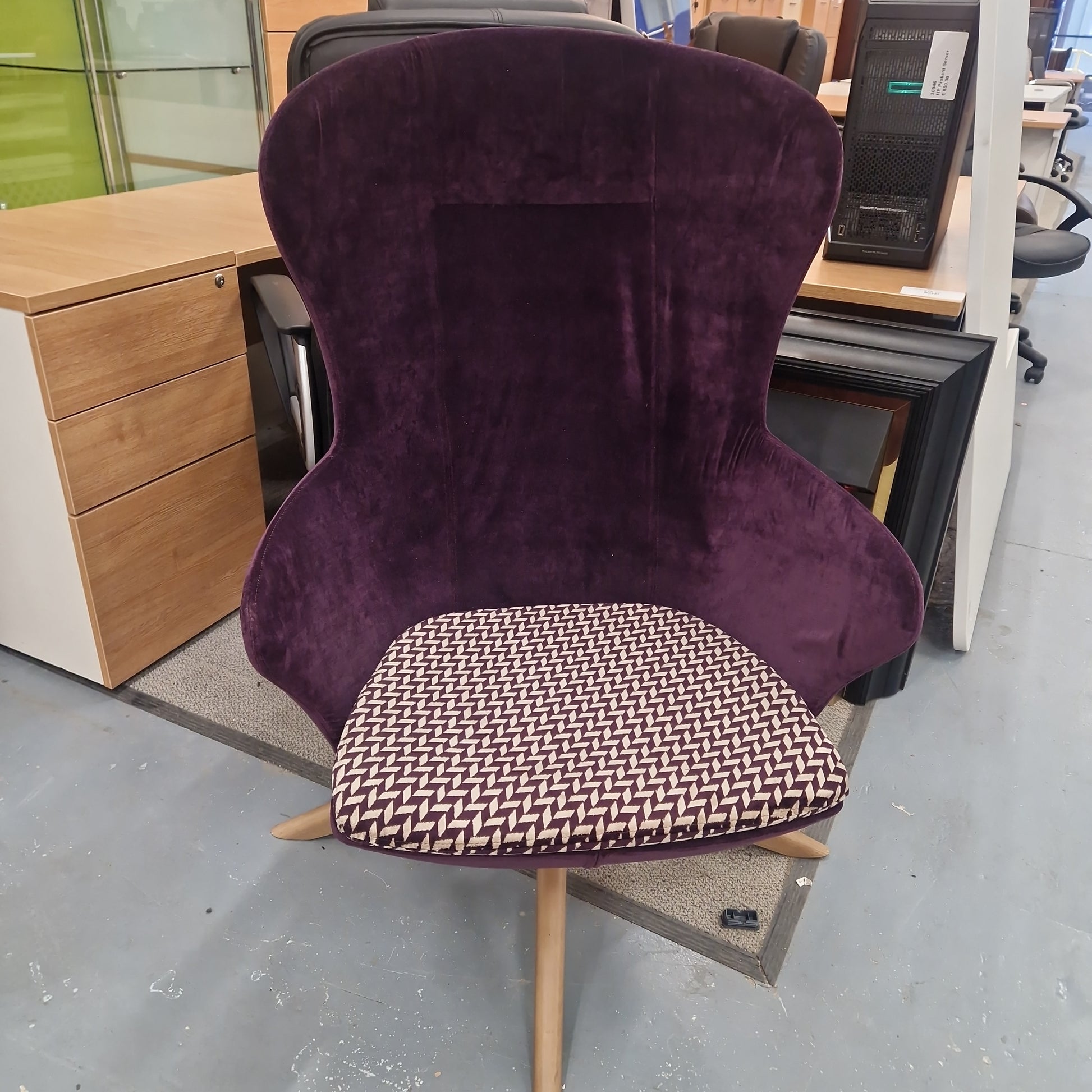 Figaro high back chair with solid wooden base