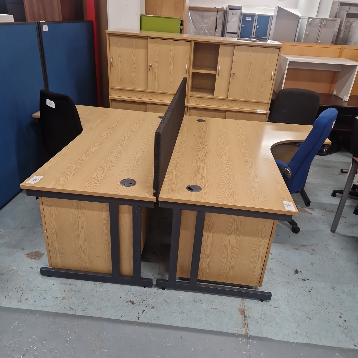 Oak 1800x1400 radial desk
