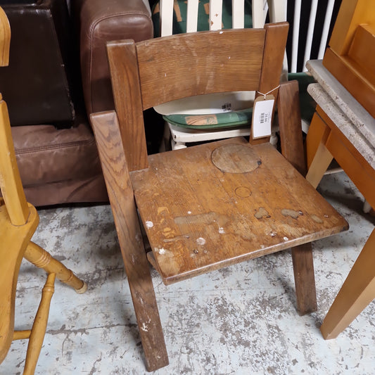 Foldable wooden chair
