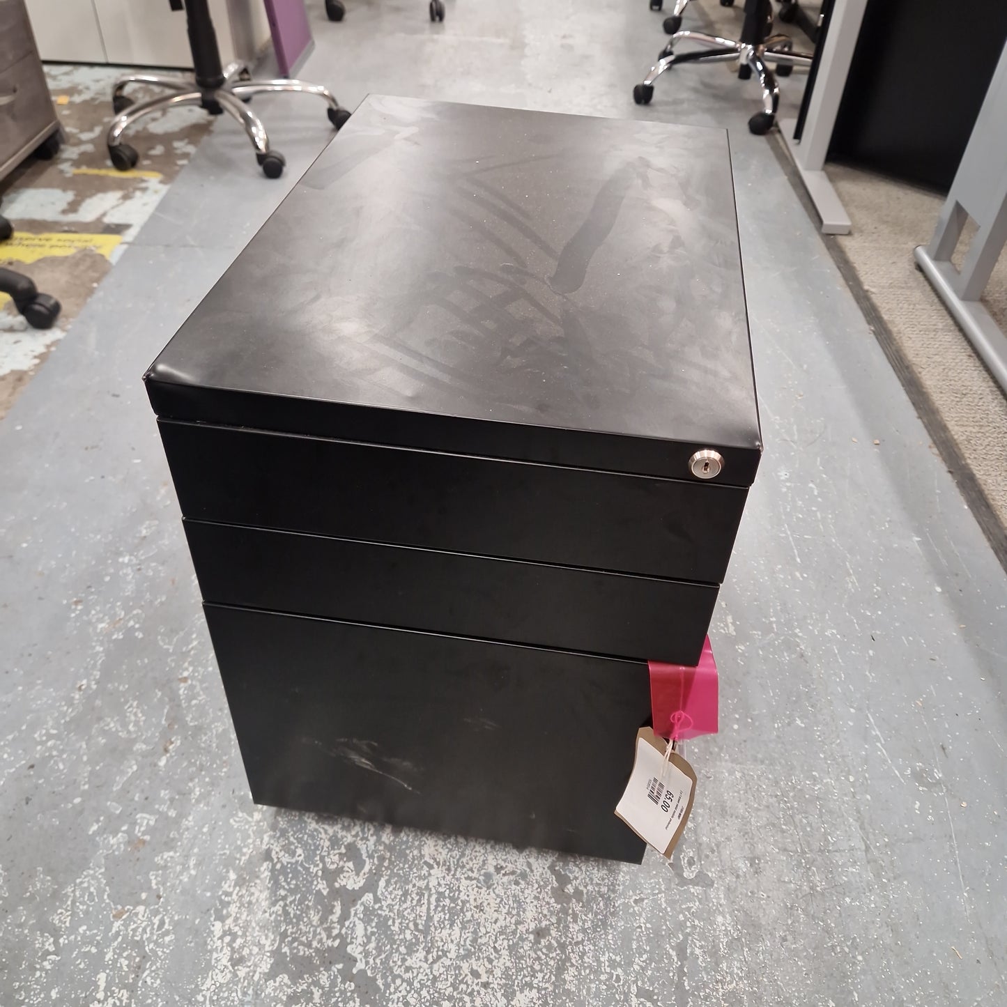 2 or 3 drawer metal mobile pedestal