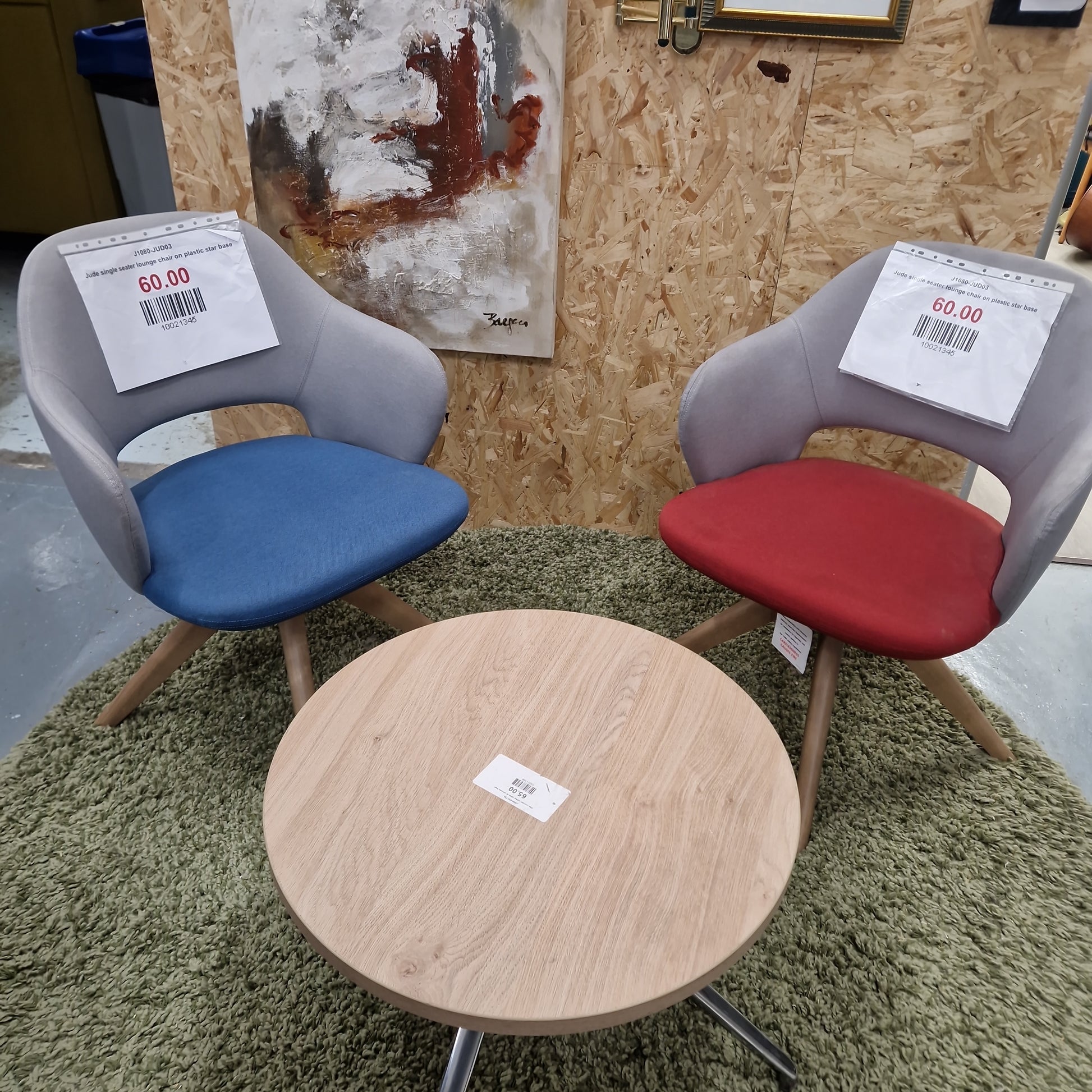 Jude single seater lounge chair on plastic star base
