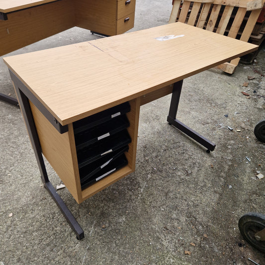 Oak laminate study desk