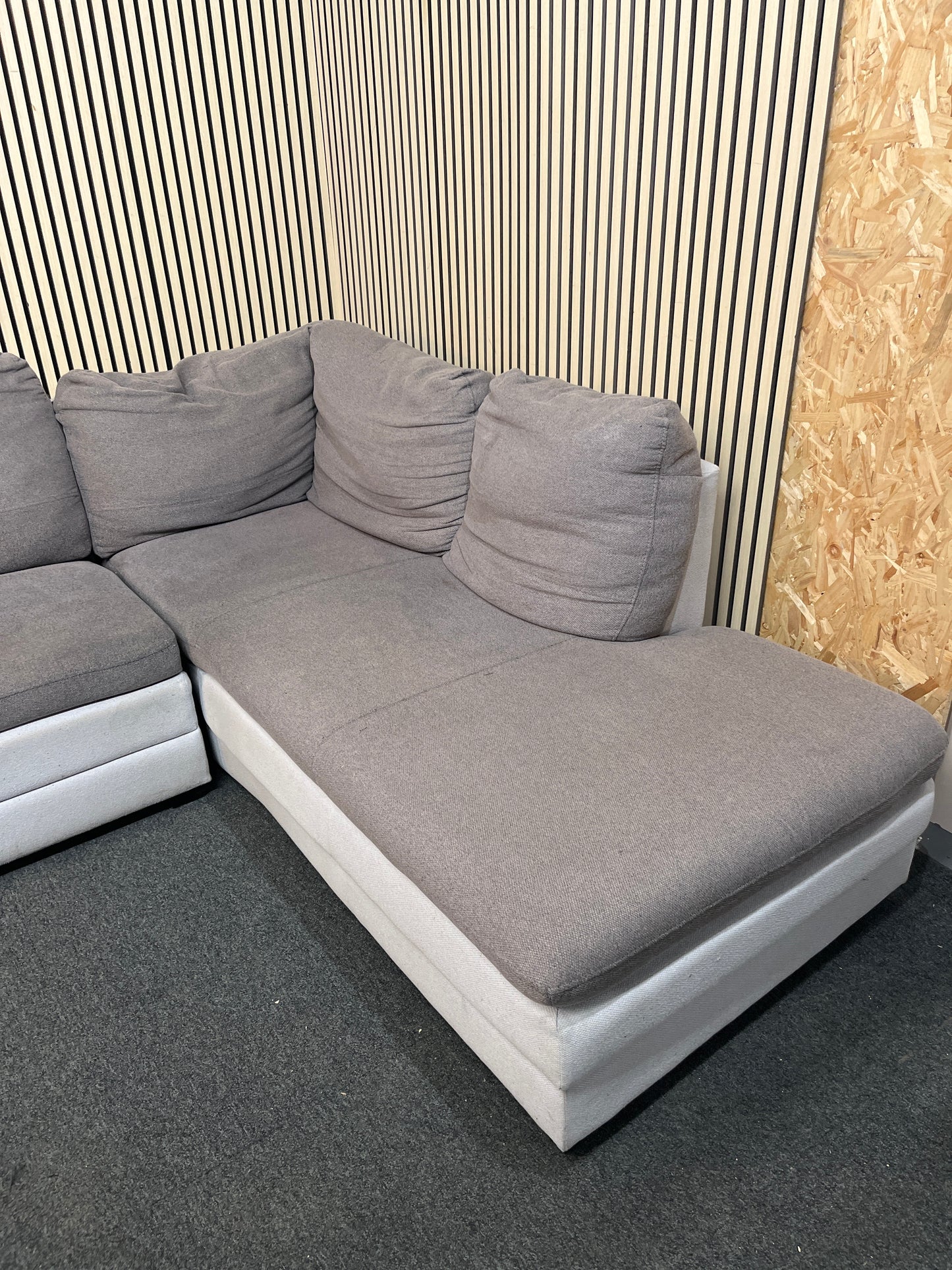 Grey fabric corner suite (220 cm wide one side,  230 cm the other)  3126