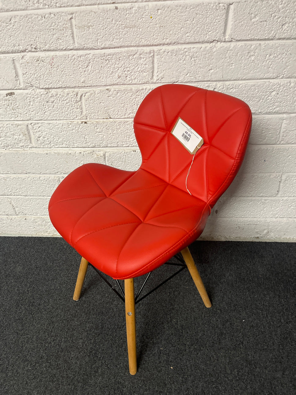 Red leatherette button back dining chair, wood splayed leg frame  1225