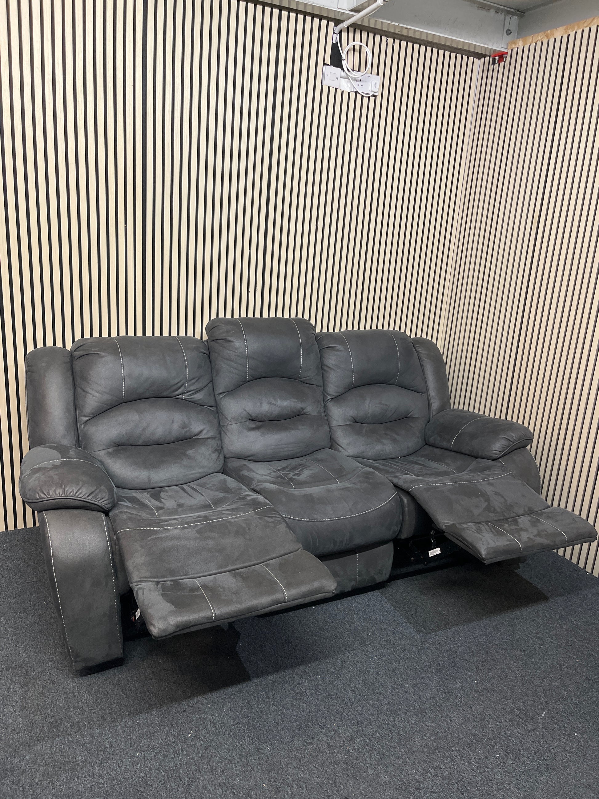 3 seater grey microfibre recliner sofa (215 cm wide) 3325