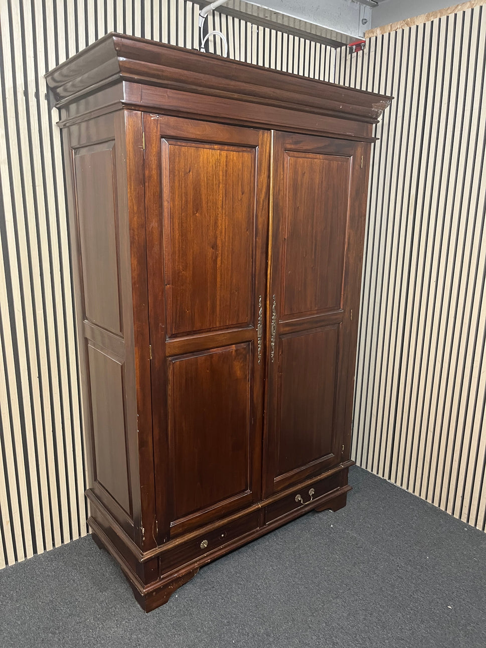 Tall solid mahogany 2 door 1 drawer wardrobe (H 191 x W 130 x D 60 cm) 43826