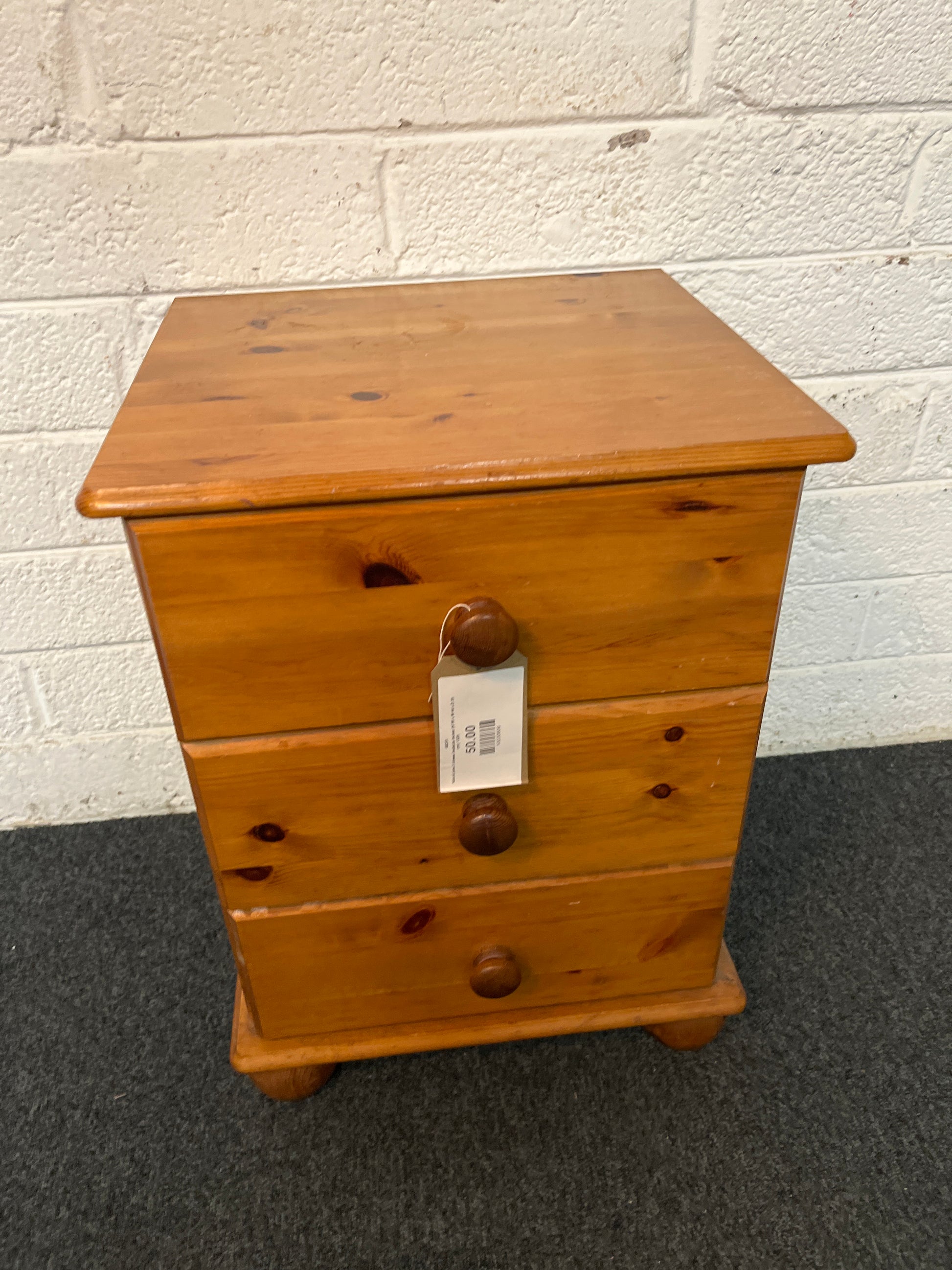 Natural pine 3 drawer bedside locker (H 59 x W 44 x D 39 cm) 1325