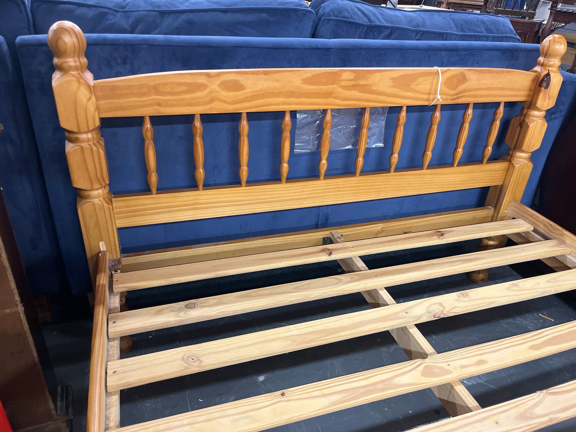 4ft 6 solid pine low end bed frame 3325