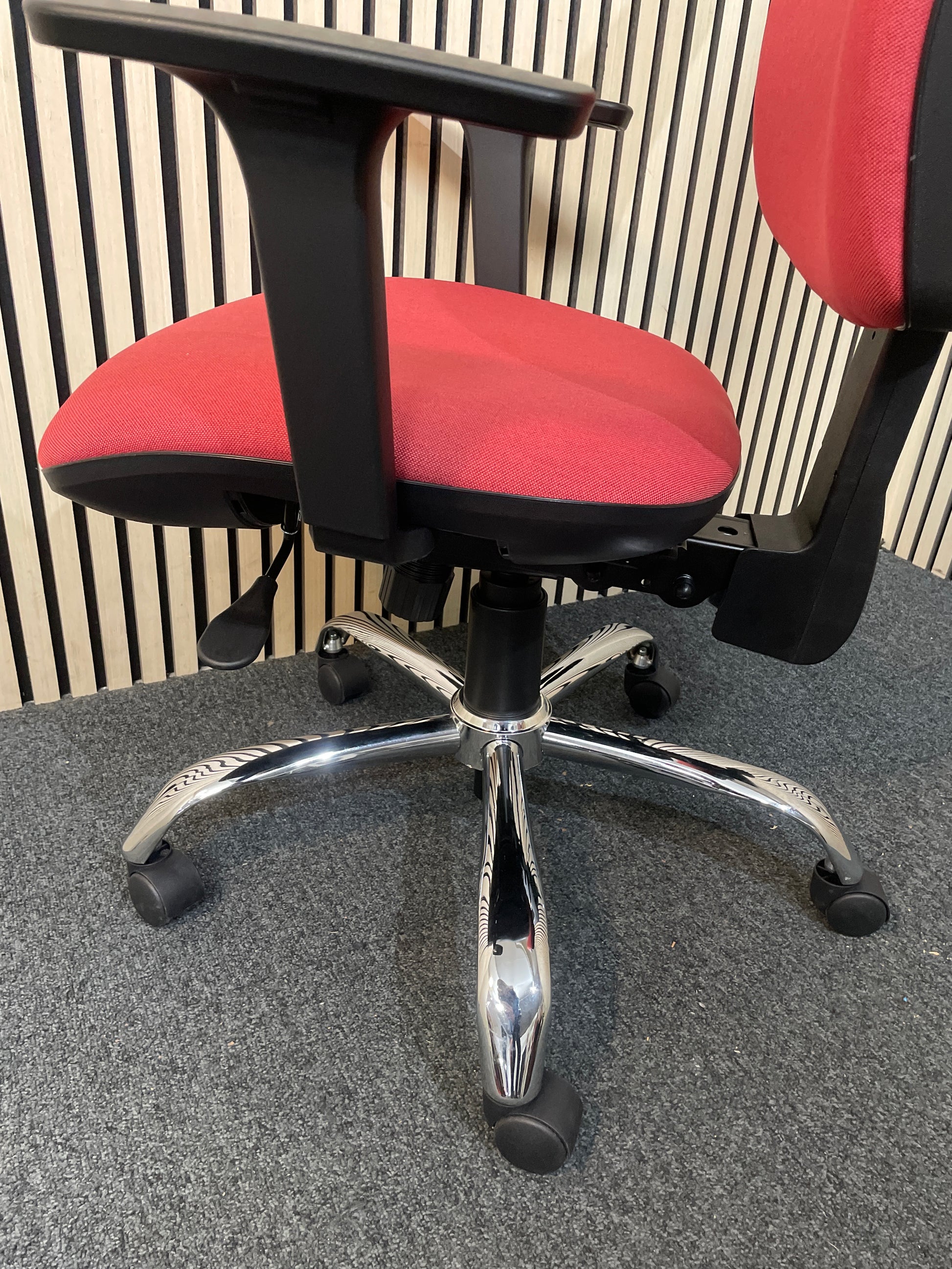 Senza ergo 24hr ergonomic asynchro task chair with height adjustable arms - PASTEL RED FABRIC