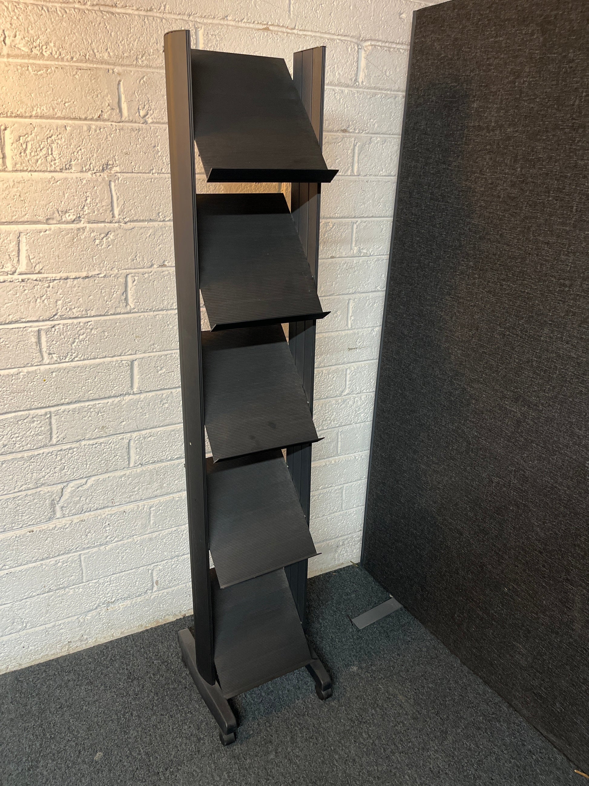 Plastic tiered display holder stand