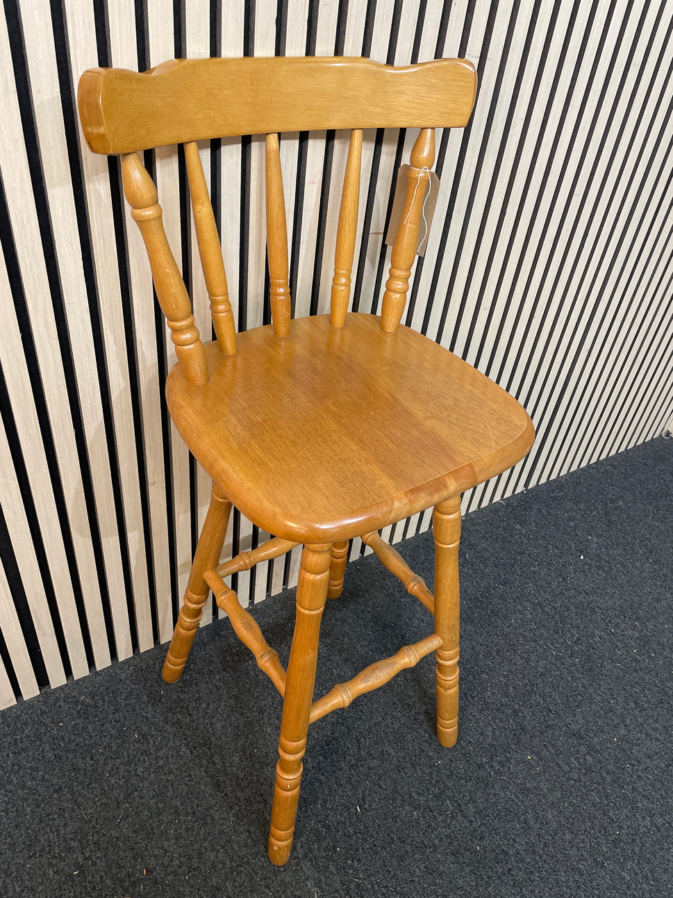 Tall rubberwood high bar stools with back 2425